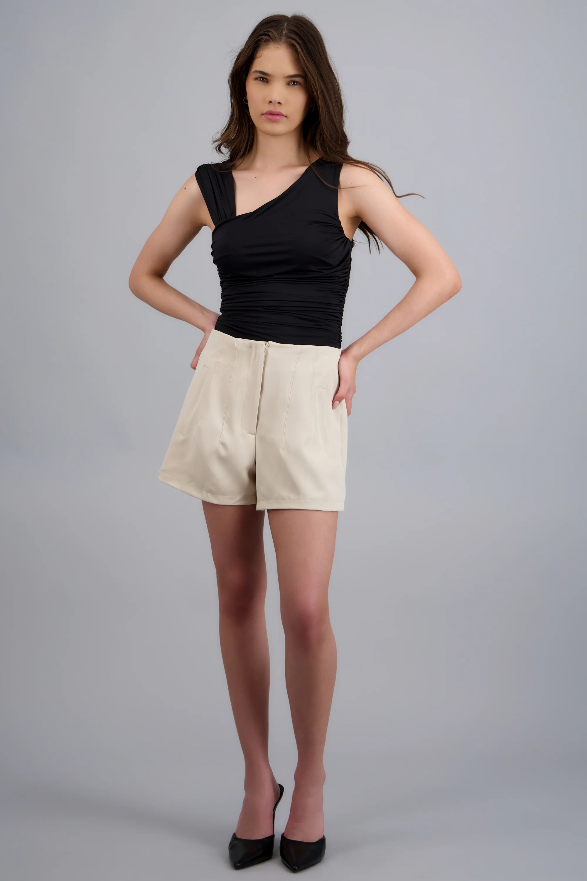 Short liso detalle pinzas - Image 3