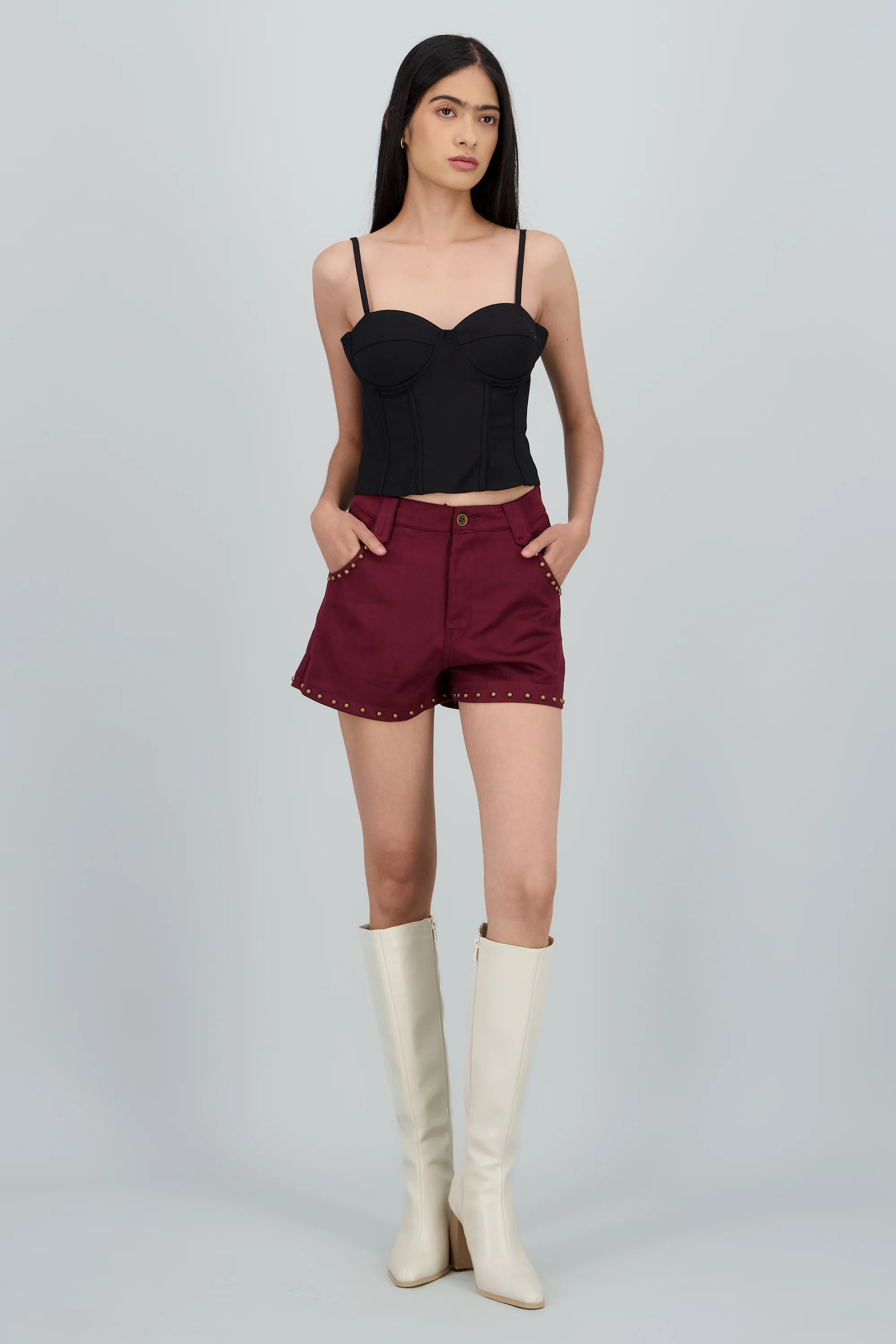 Short suede detalle estoperoles