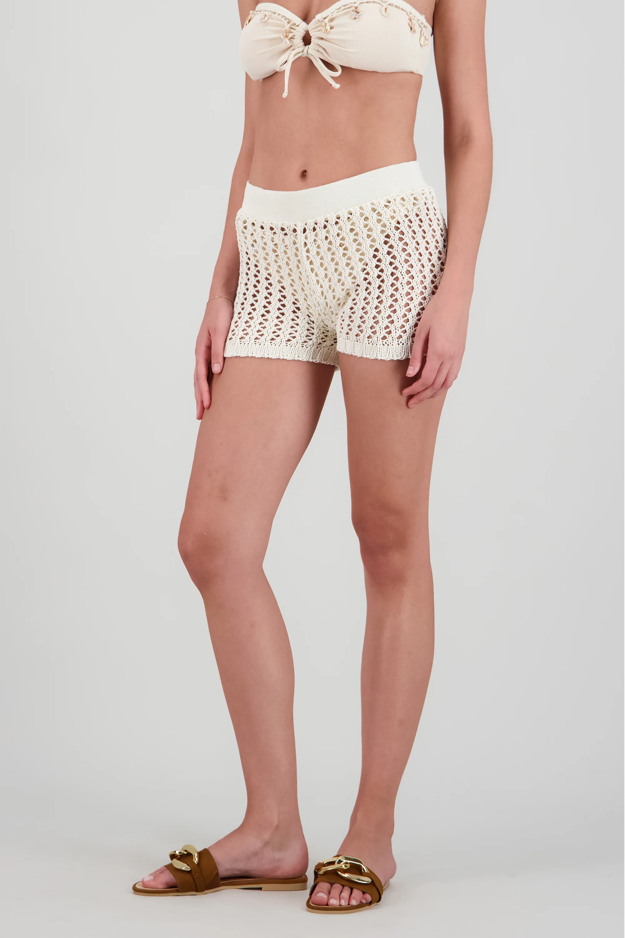 Short tejido tipo crochet sencillo - Image 2