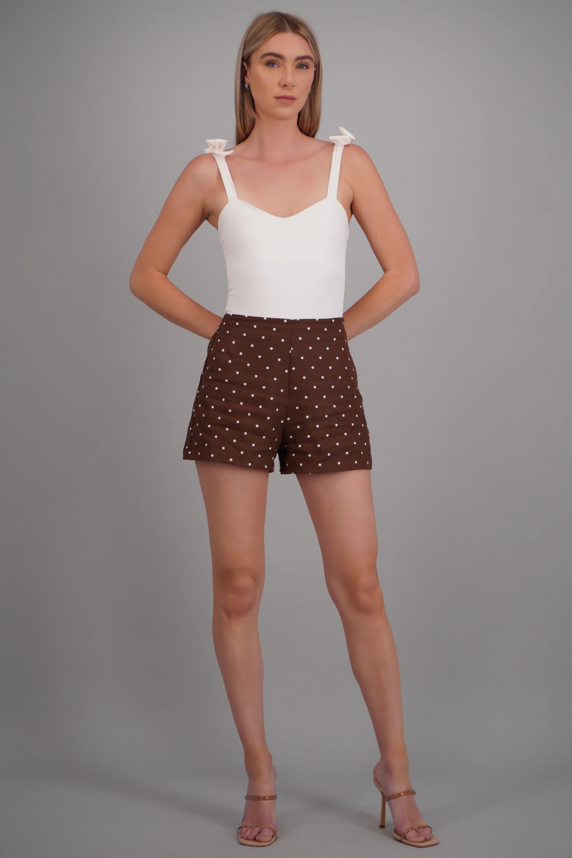 Shorts polkadot tela ligera