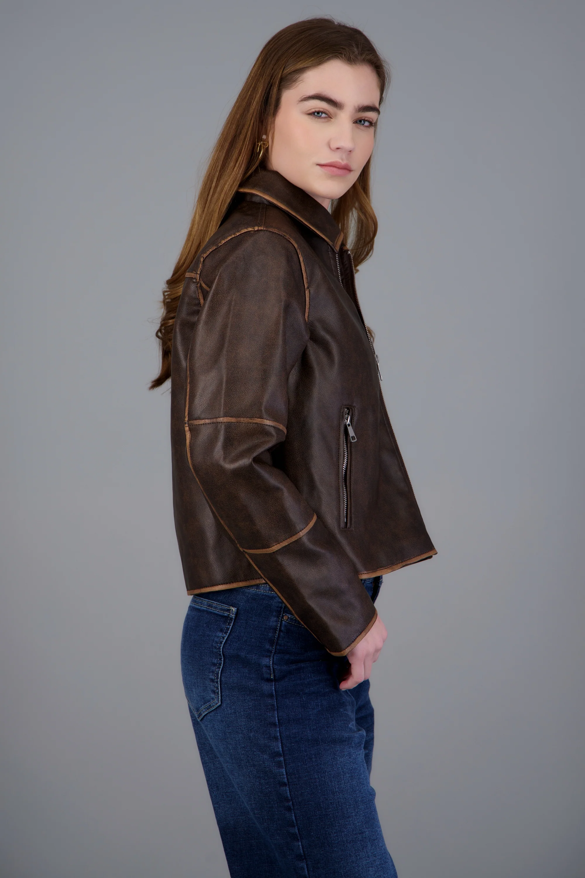 Chamarra oversized PU desgaste - Image 2
