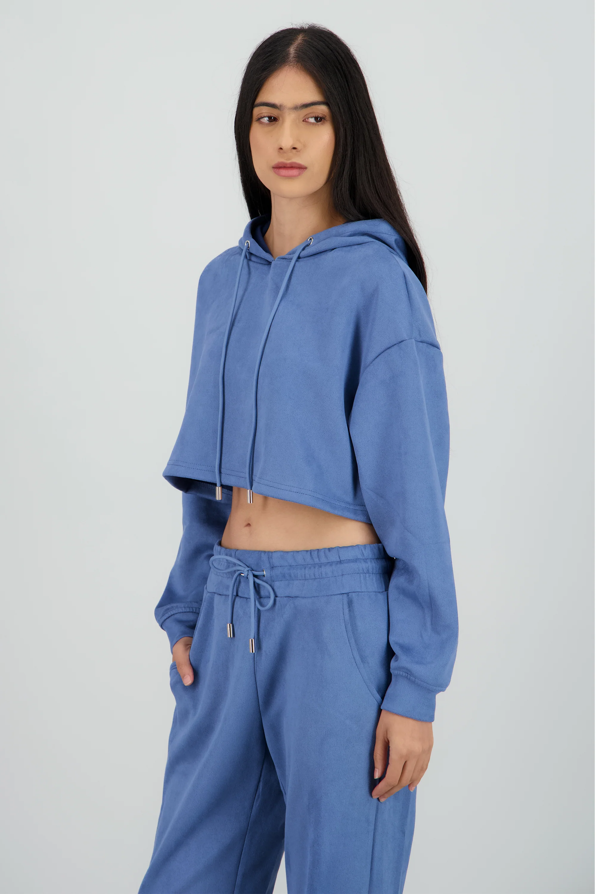 Sudadera crop detalle textura - Image 3