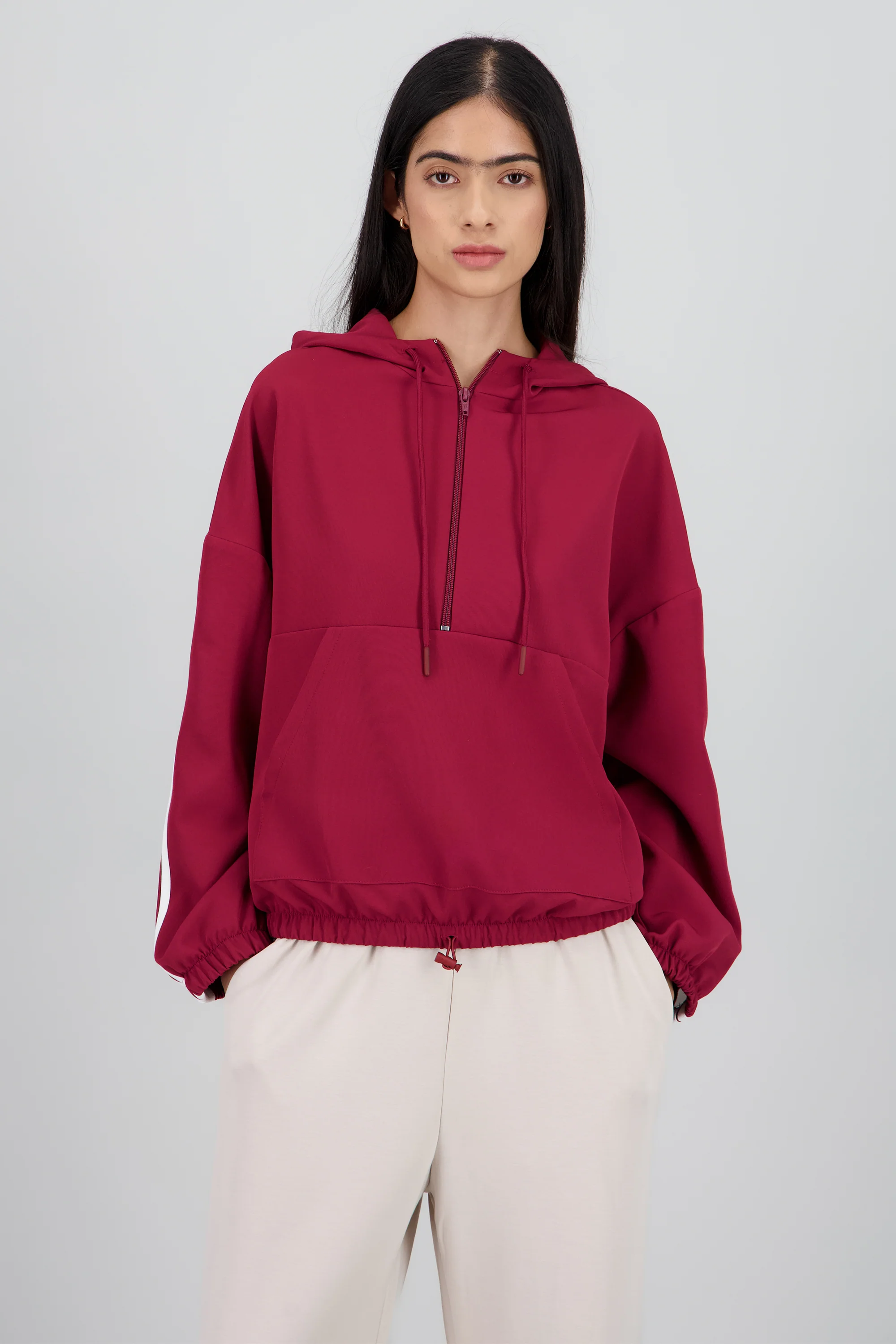 Sudadera detalle tiras contraste