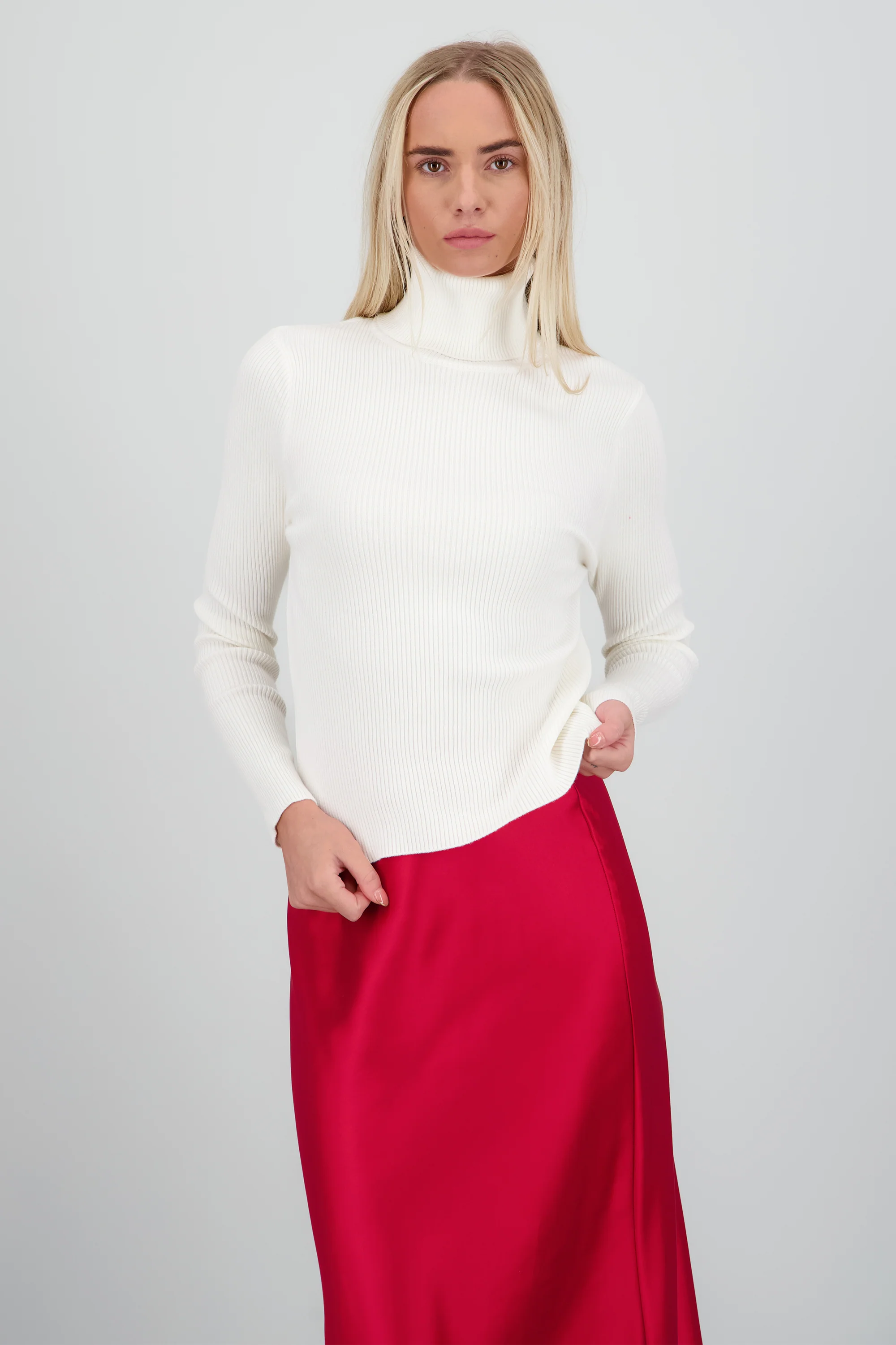 Sueter acanalado con cuello alto - Image 2