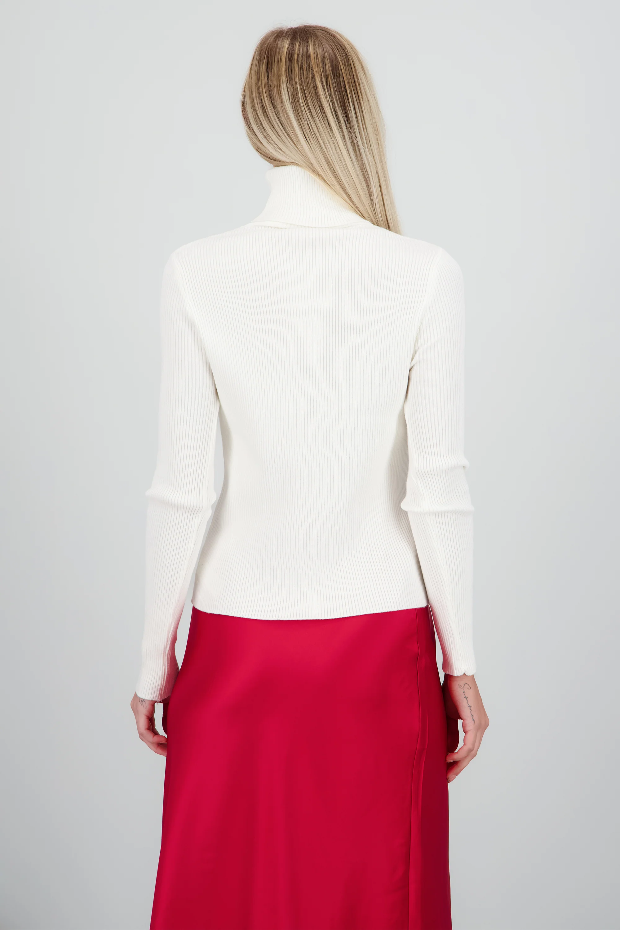 Sueter acanalado con cuello alto - Image 4