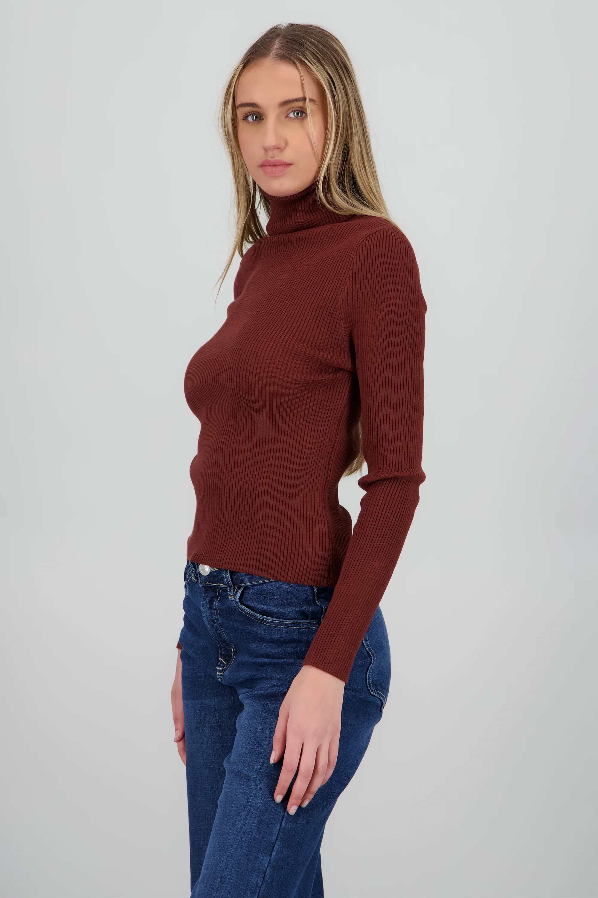 Sueter acanalado con cuello alto - Image 3