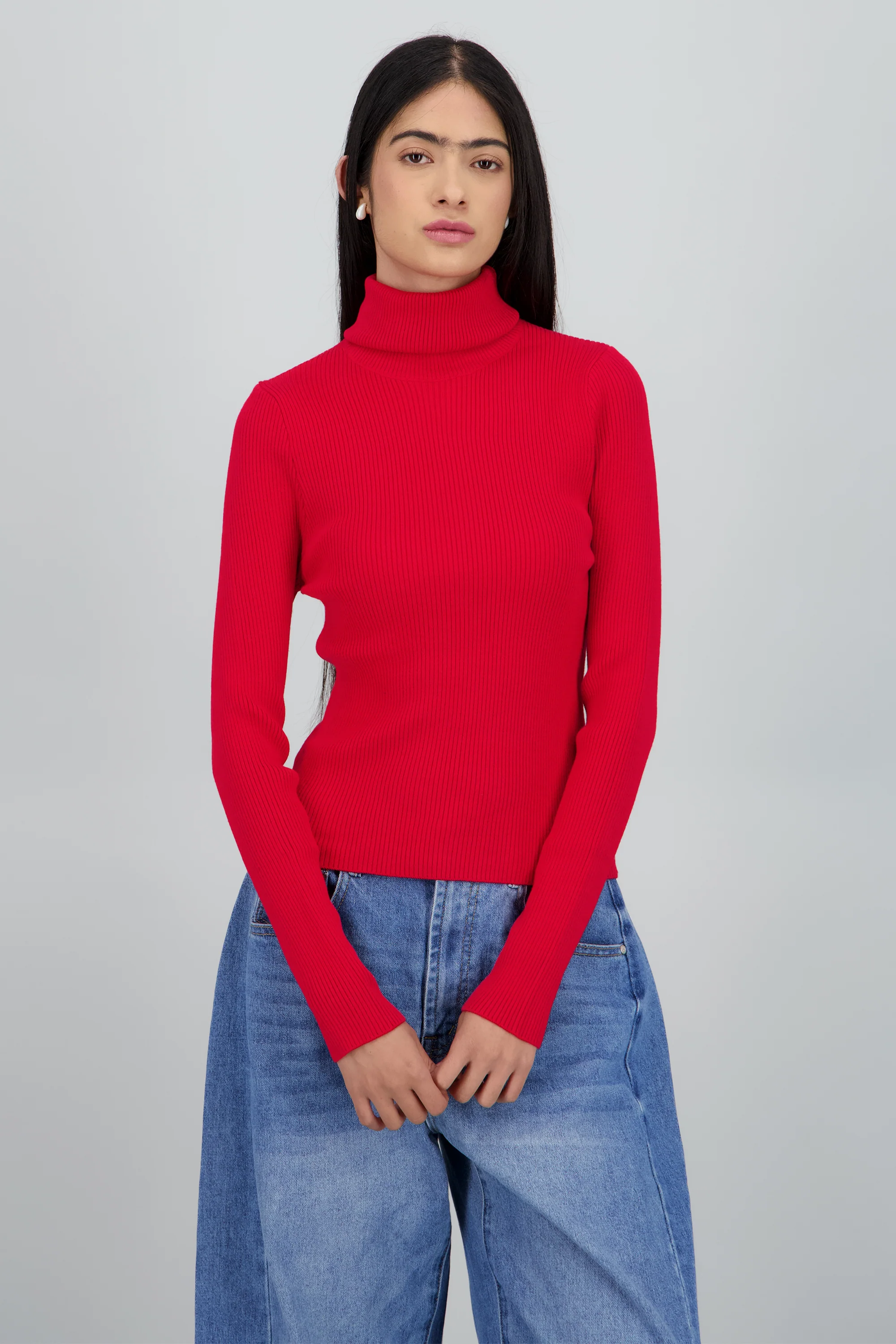 Sueter acanalado con cuello alto