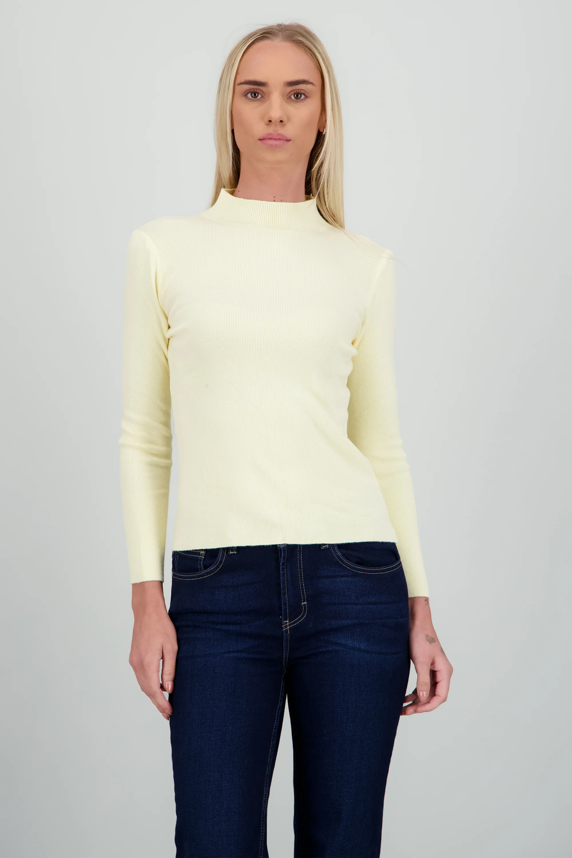 Sueter cuello alto