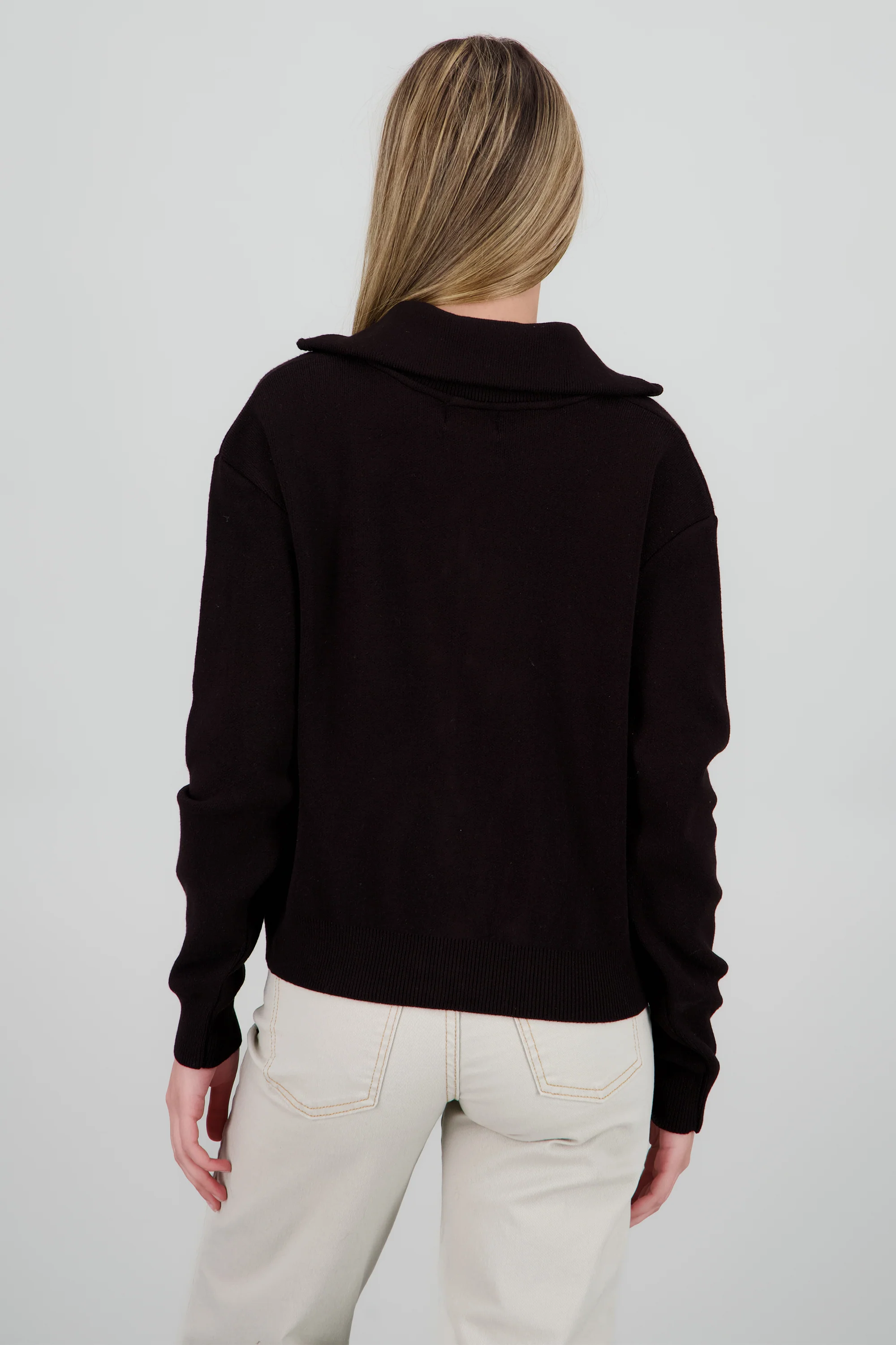 Sueter cuello alto doble carril con botones - Image 4