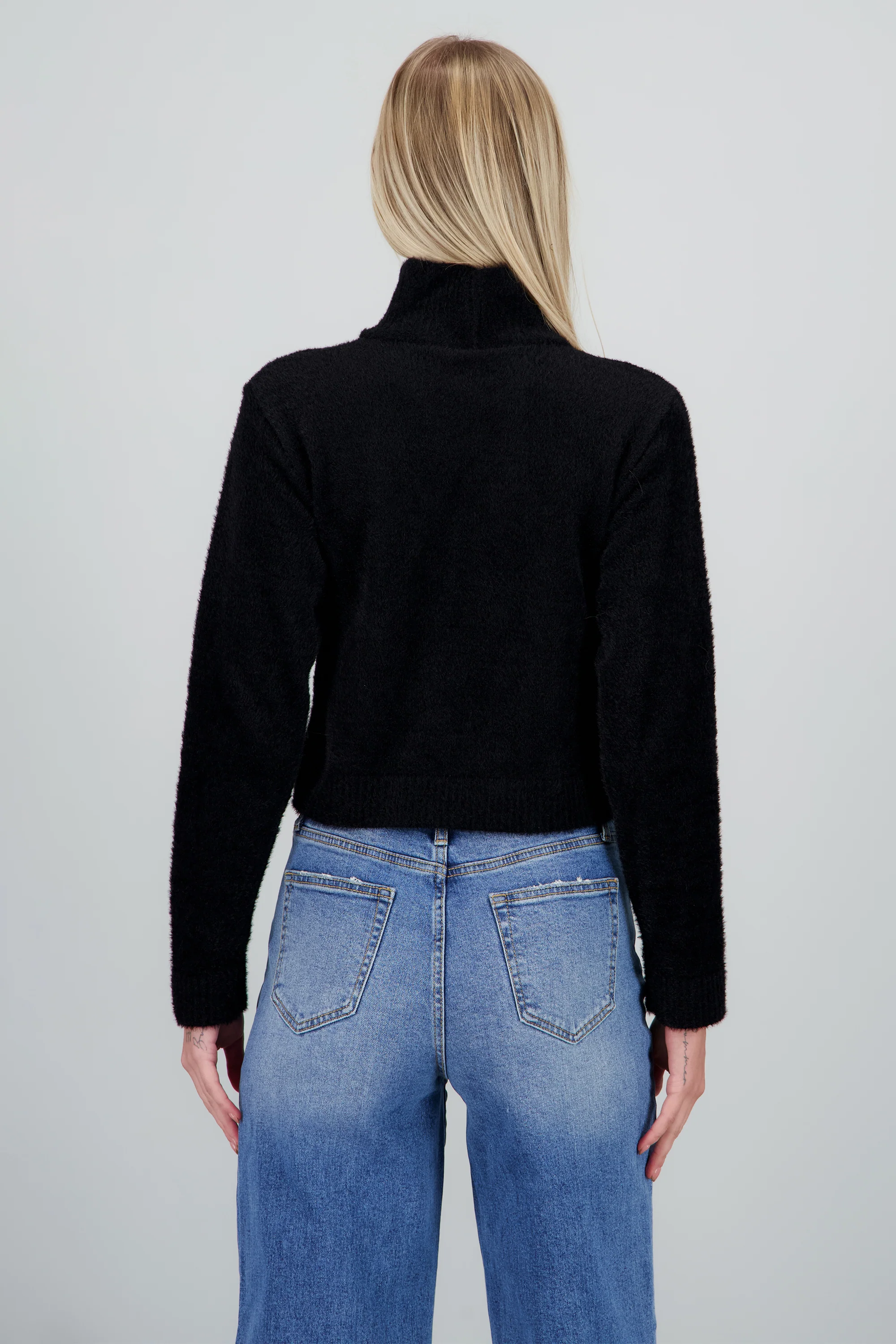 Sueter cuello alto suave - Image 4