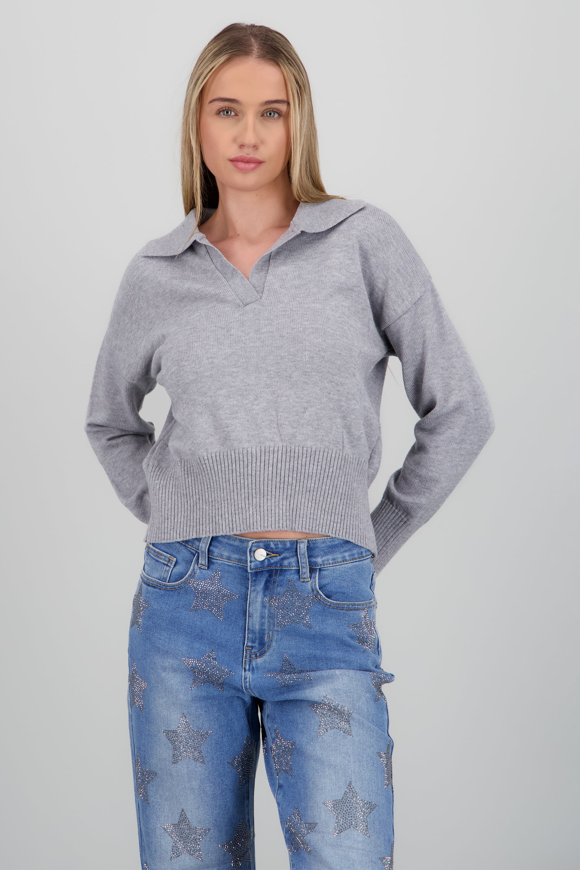 Sueter cuello polo liso