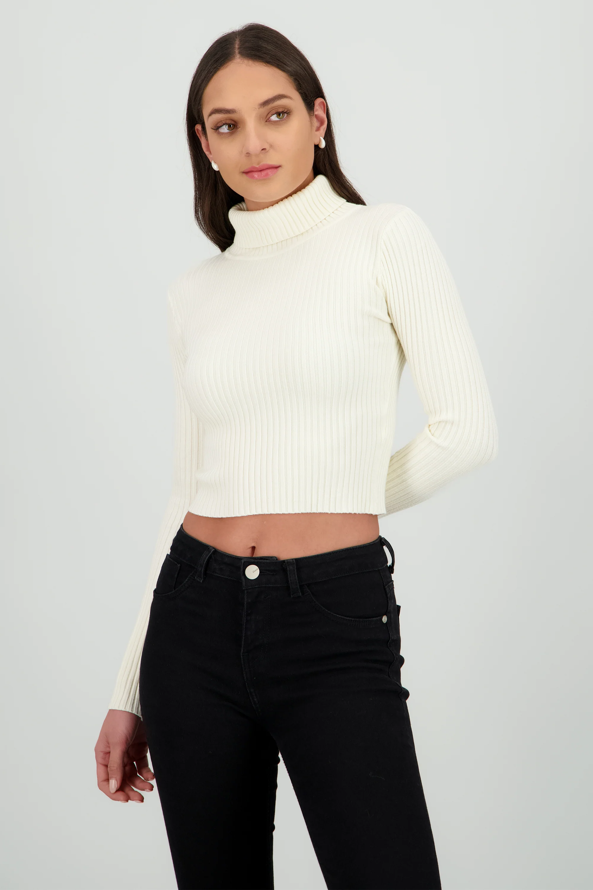 Sueter liso cuello alto