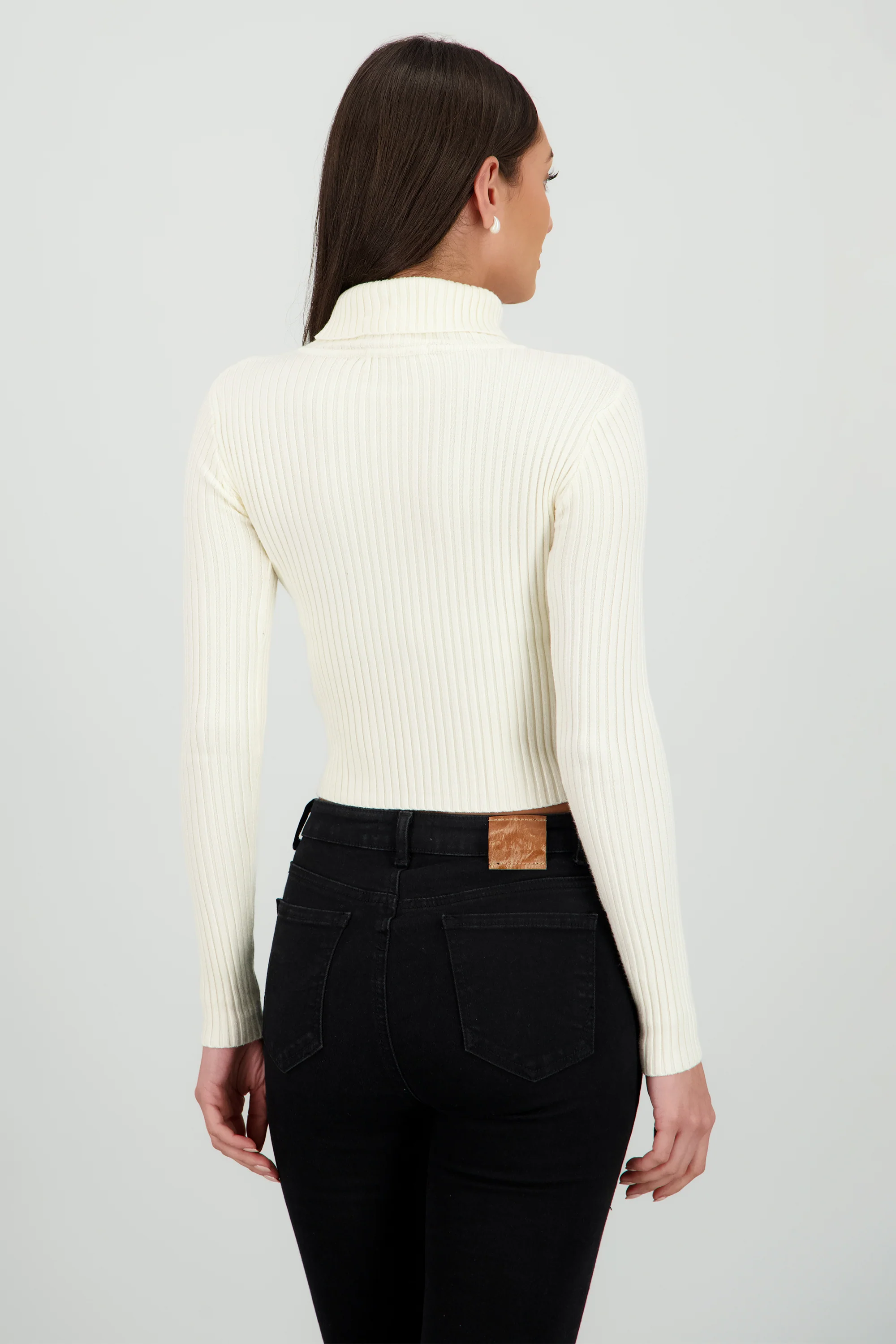 Sueter liso cuello alto - Image 4