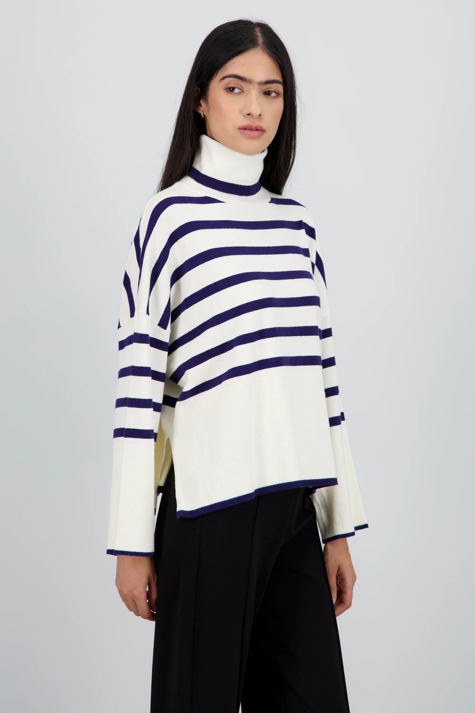 Sueter rayas cuello alto - Image 3