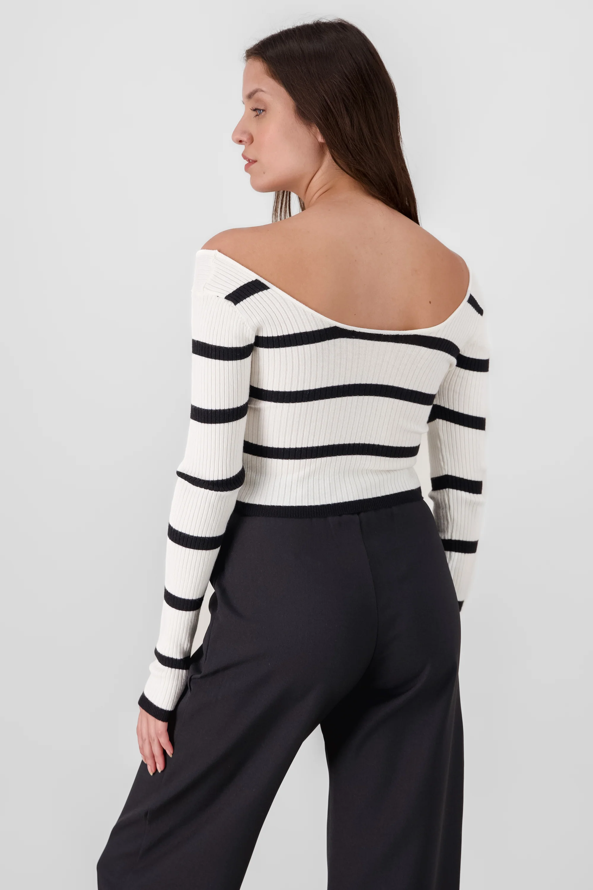 Sueter rayas cuello redondo - Image 4
