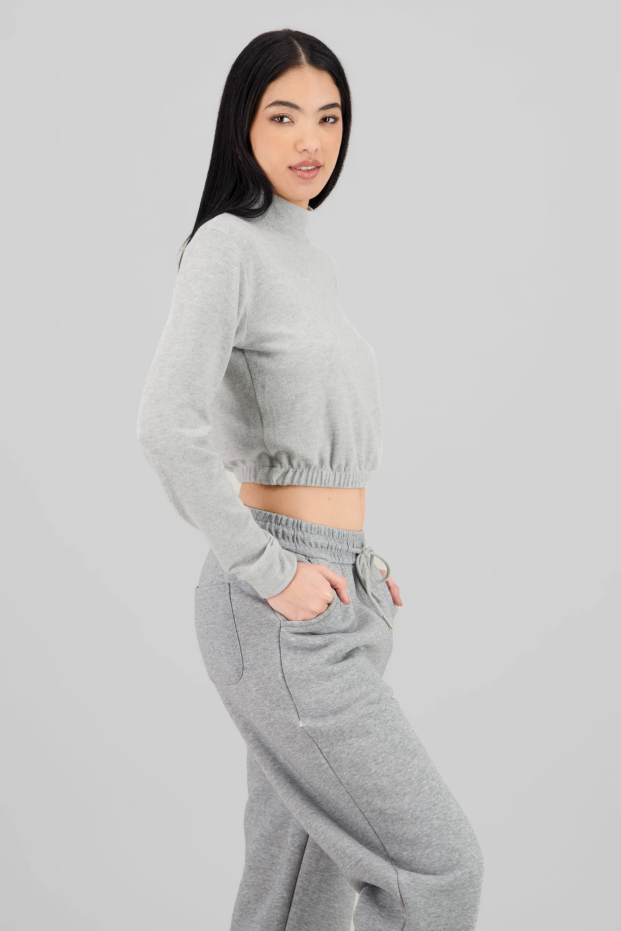 Sueter textura suave cuello alto - Image 3