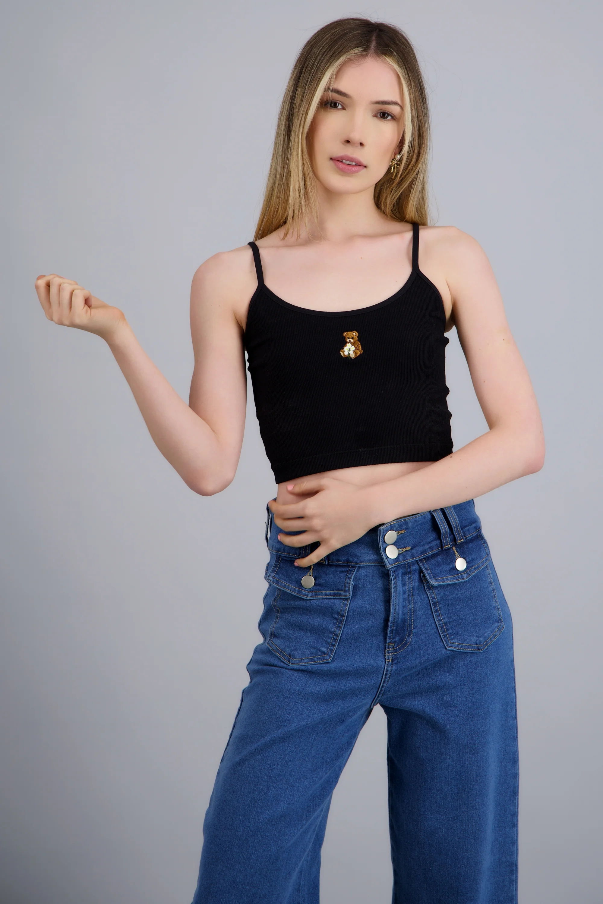 Tank top crop con detalle de oso - Image 3