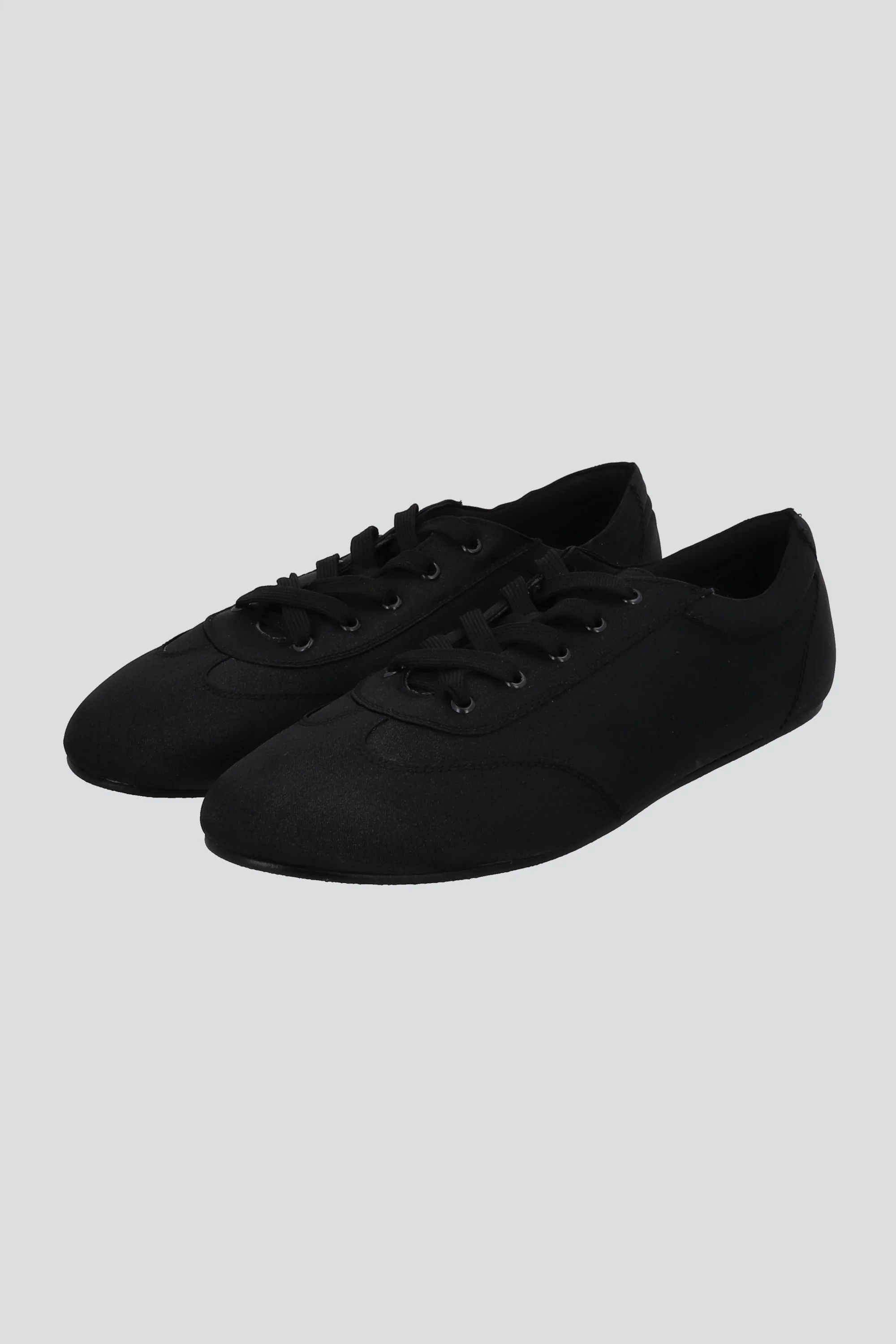Tenis sencillos suela delgada tela
