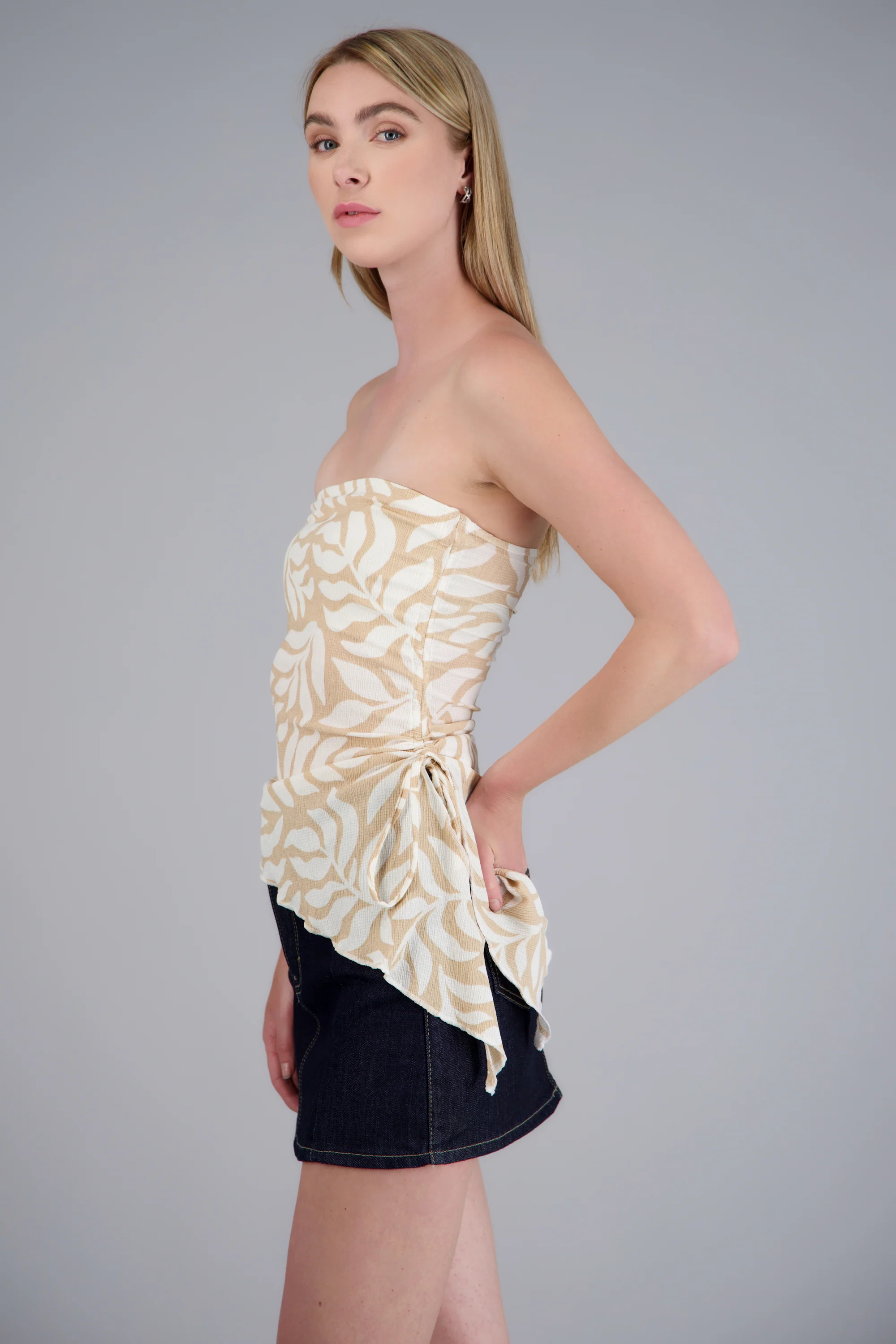 Top asimétrico estampado hojas - Image 3