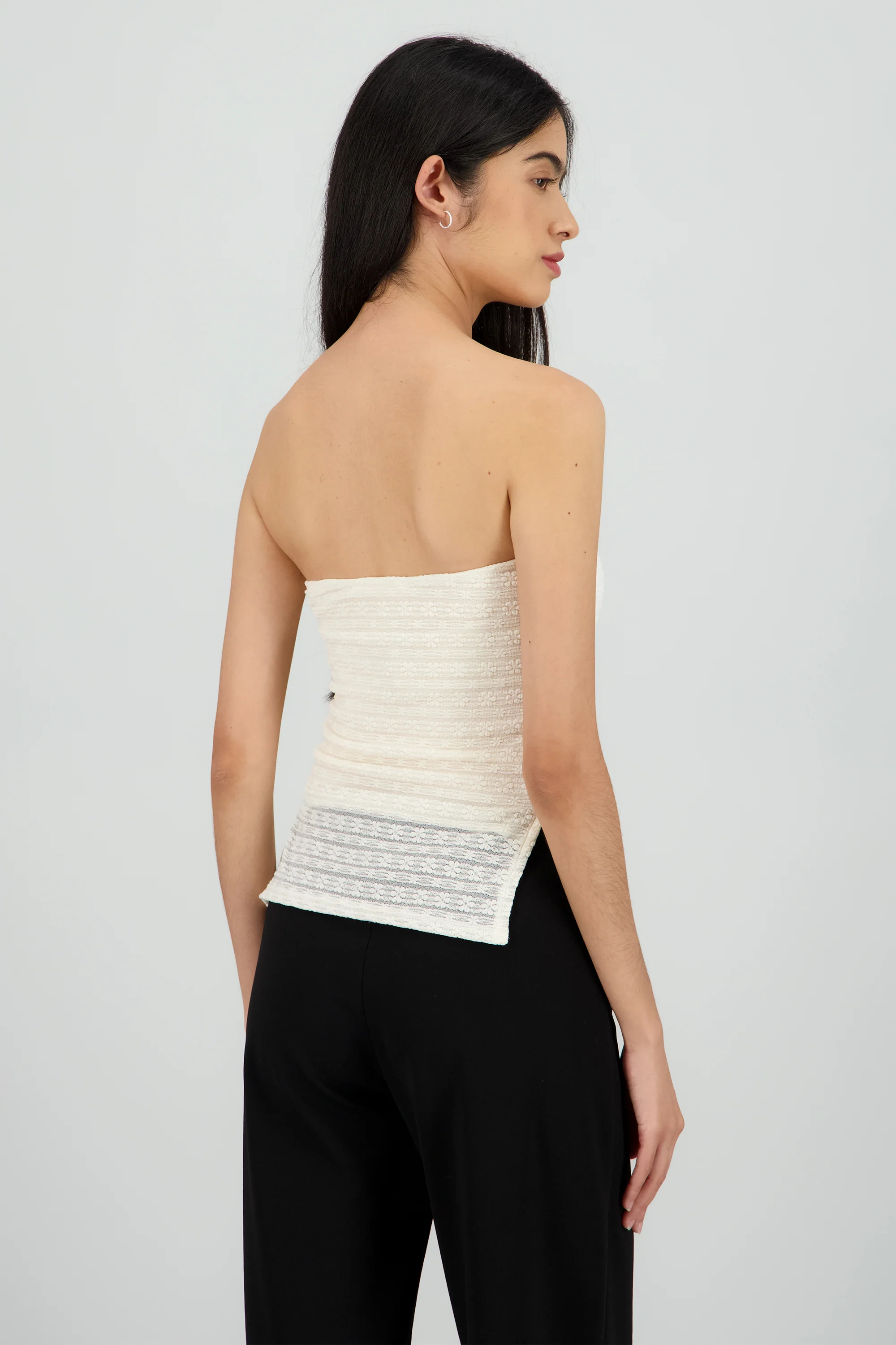 Top bandeau encaje con aberturas - Image 4