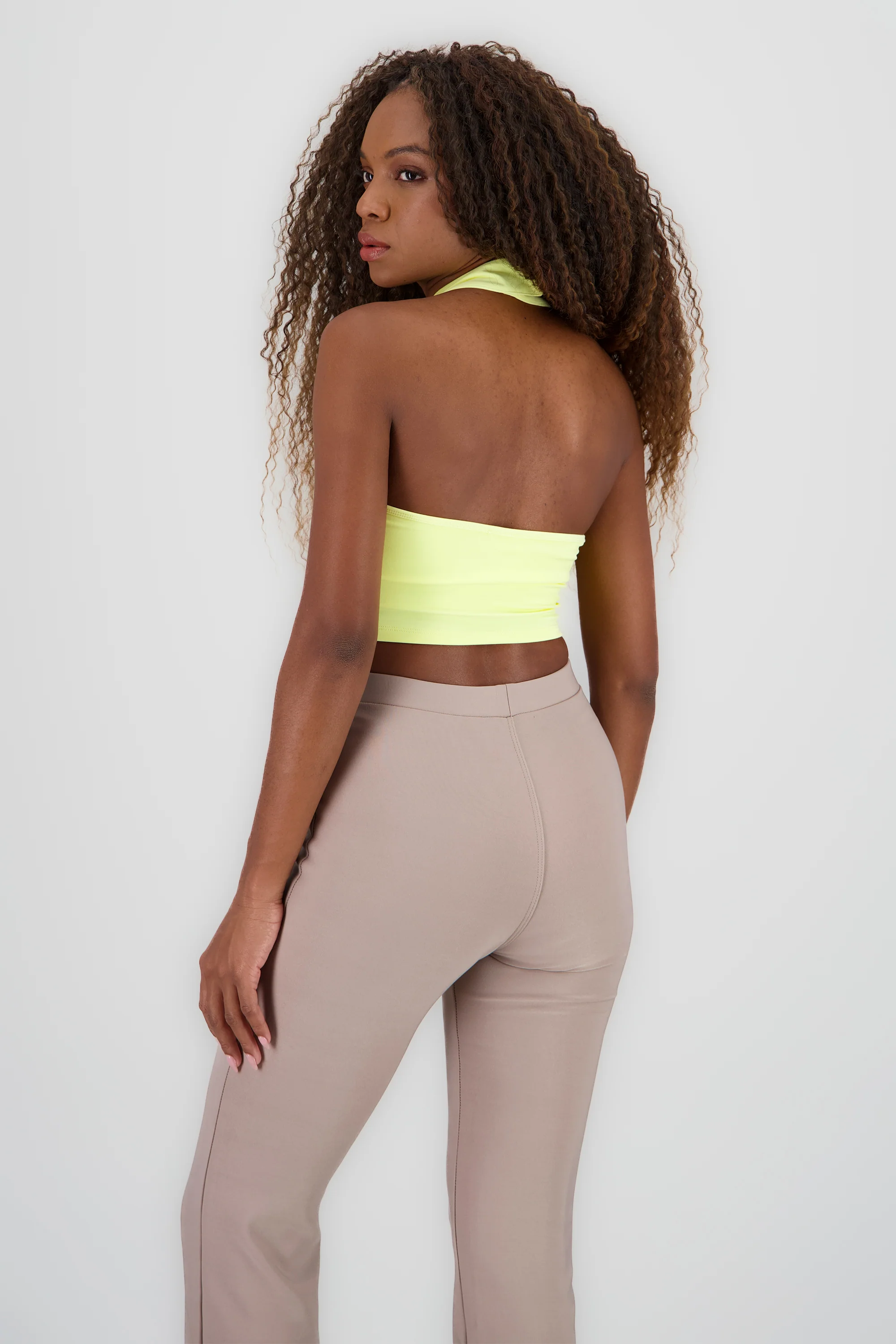 Top corto halter liso - Image 4