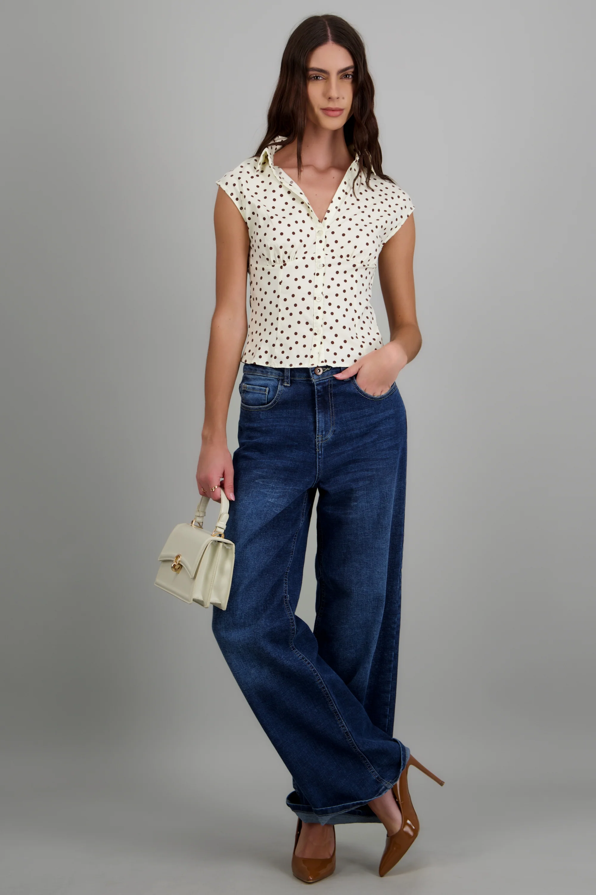 Top cuello camisero detalle polkas
