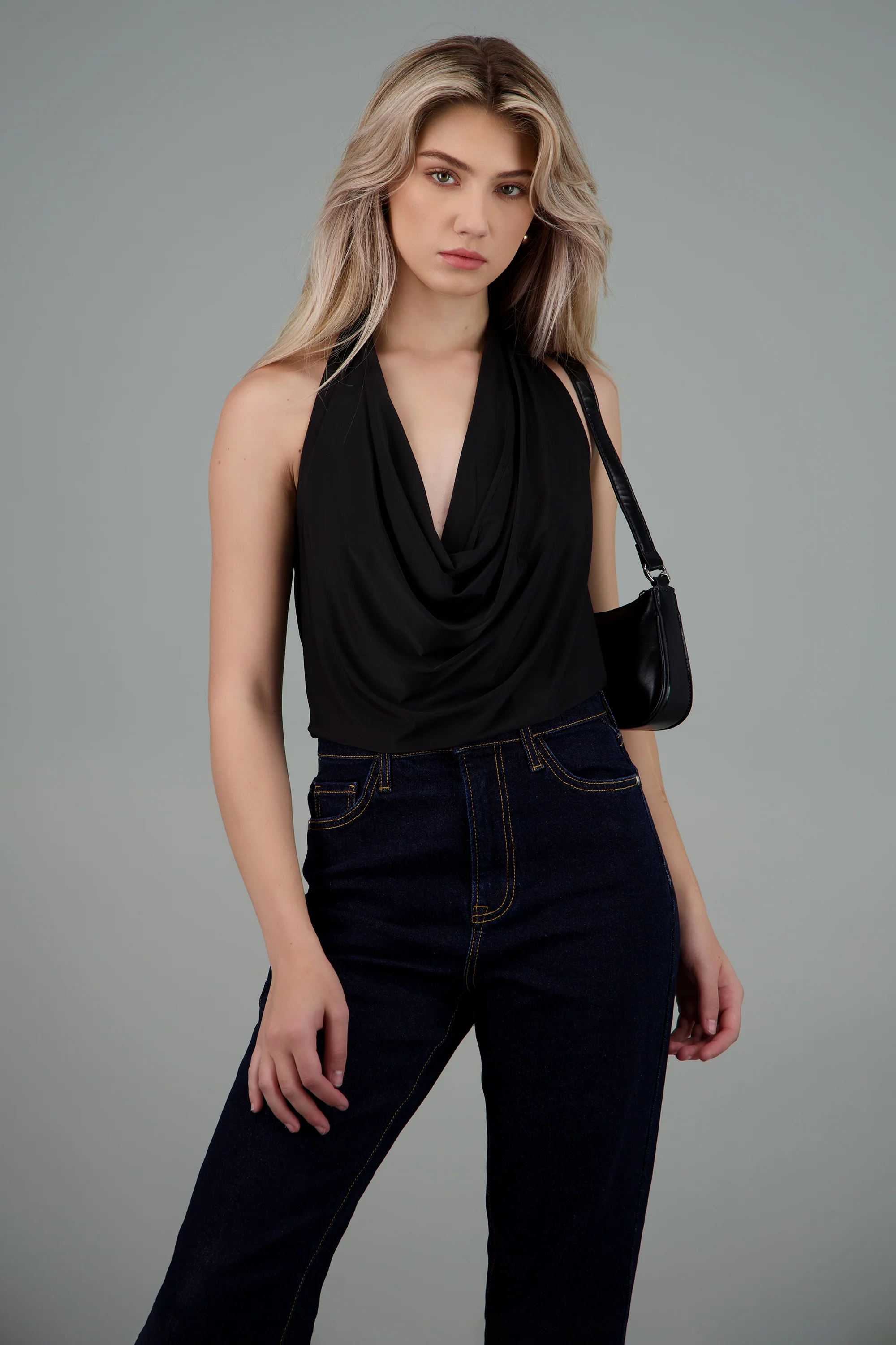 Top cuello cascada halter