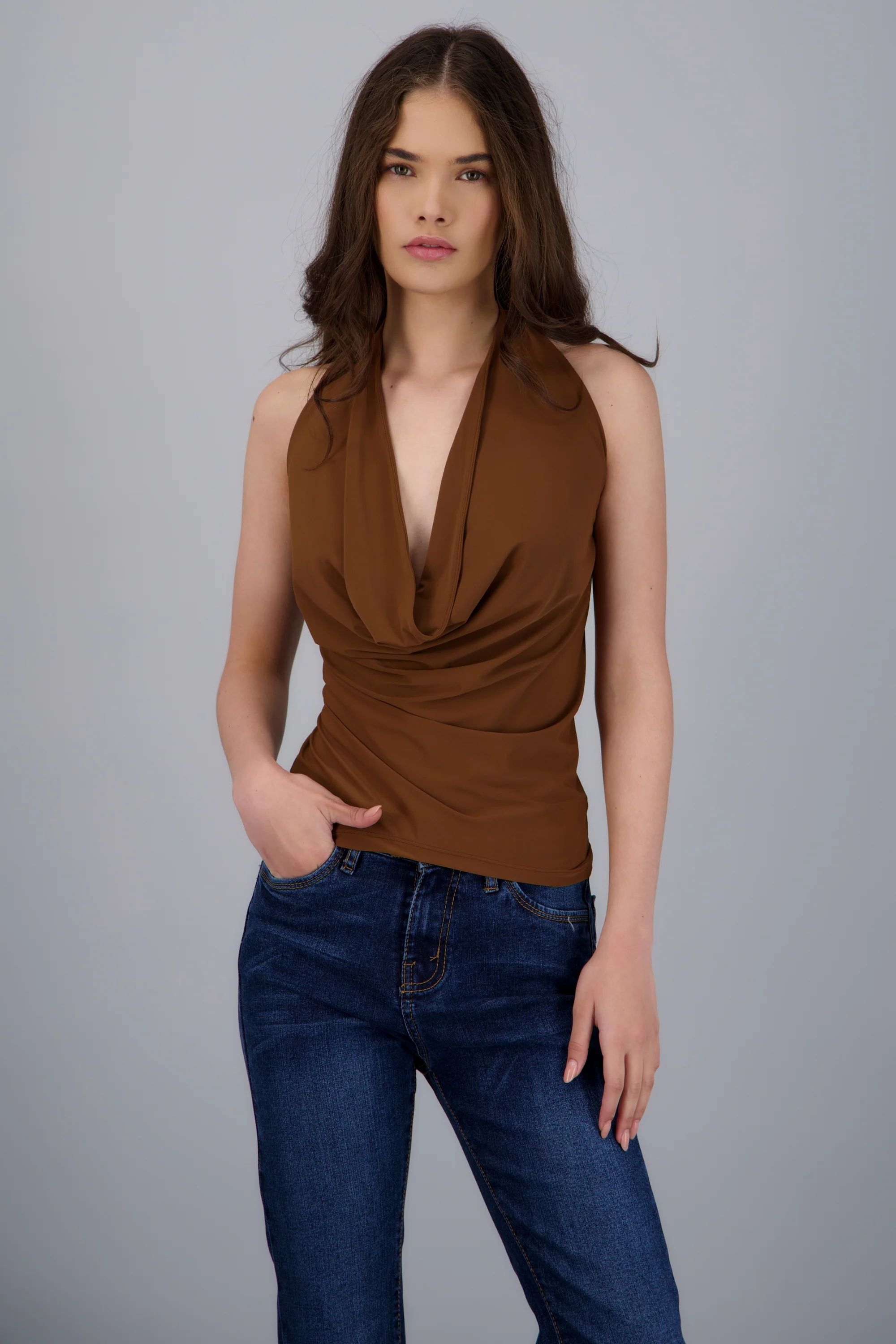 Top cuello cascada halter