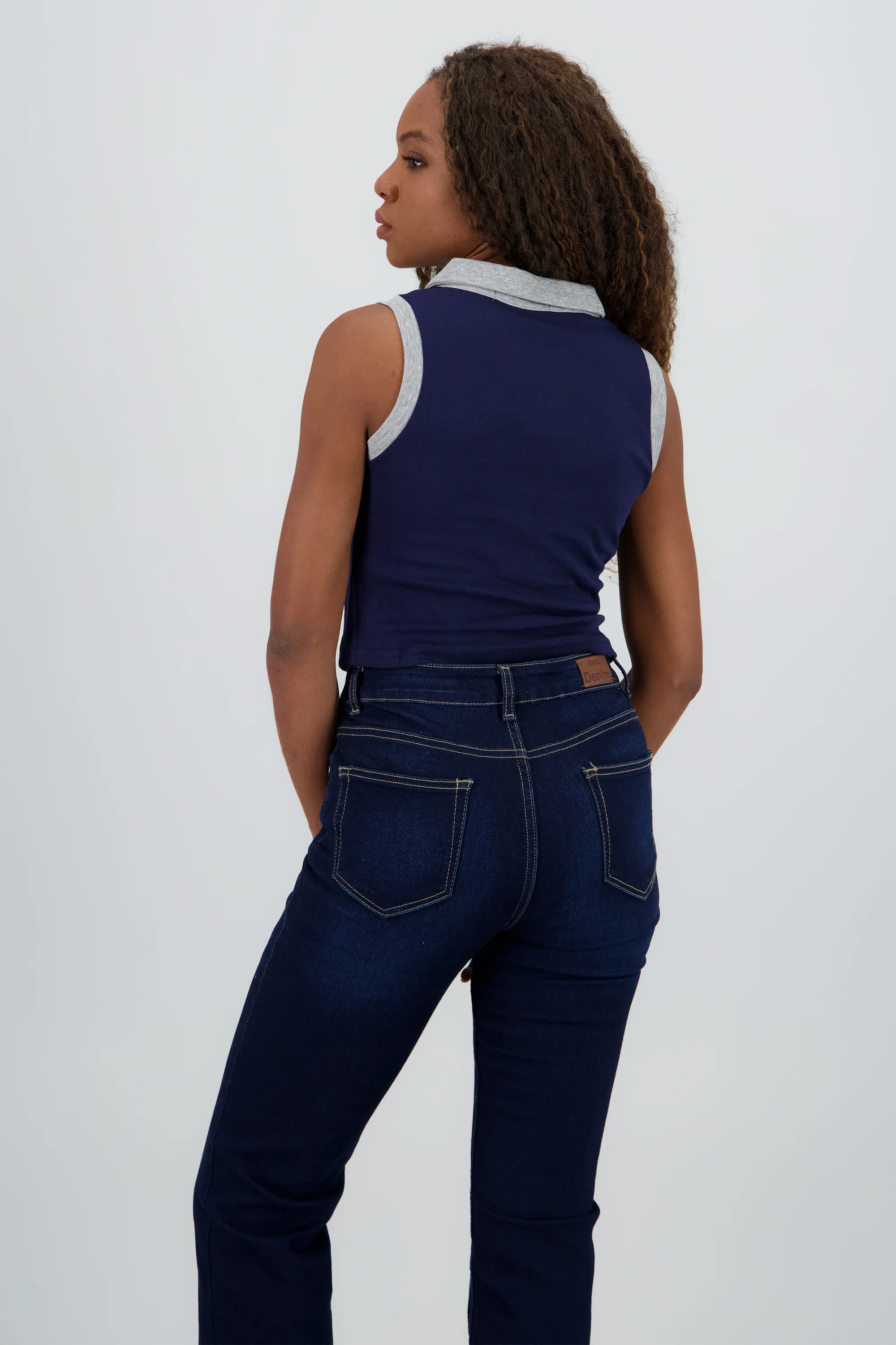 Top cuello polo sin mangas detalle bordado - Image 4