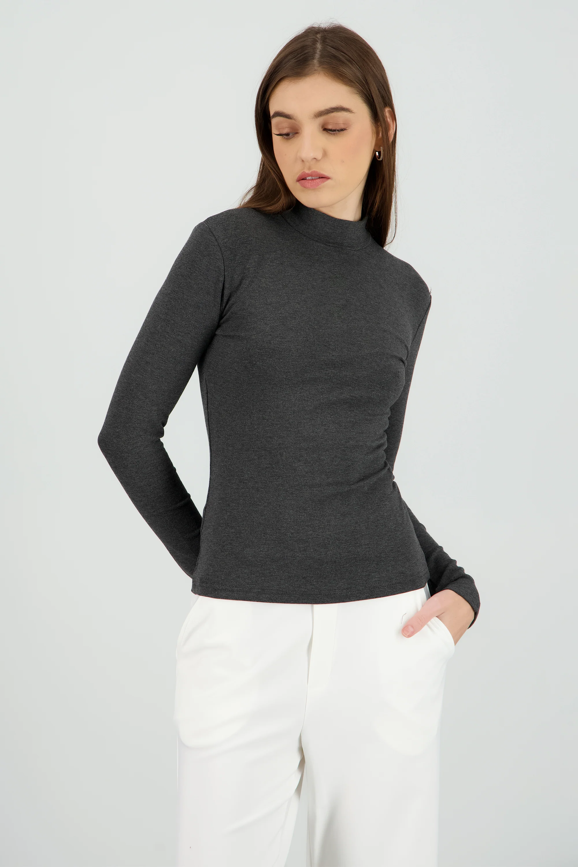 Top de manga larga con cuello alto