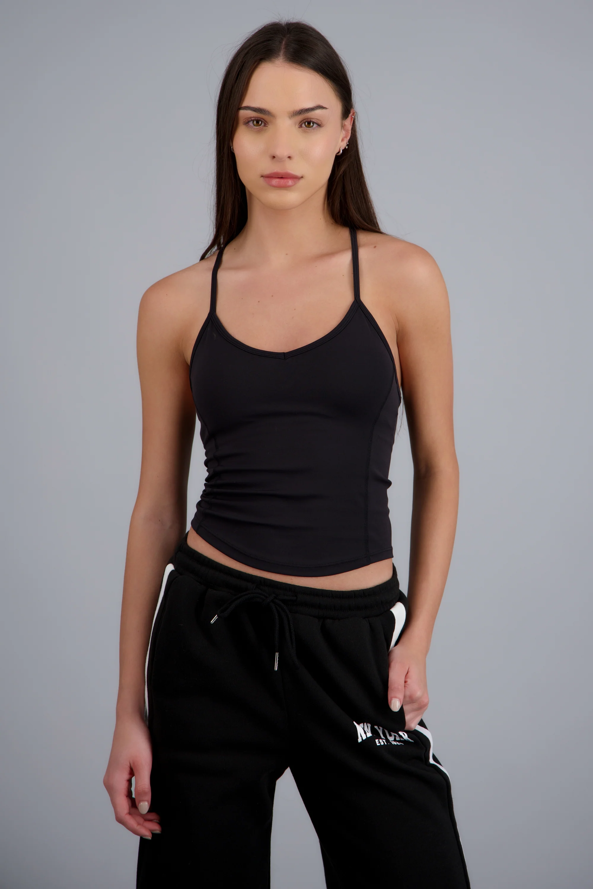 Top deportivo con espalda cruzada - Image 3
