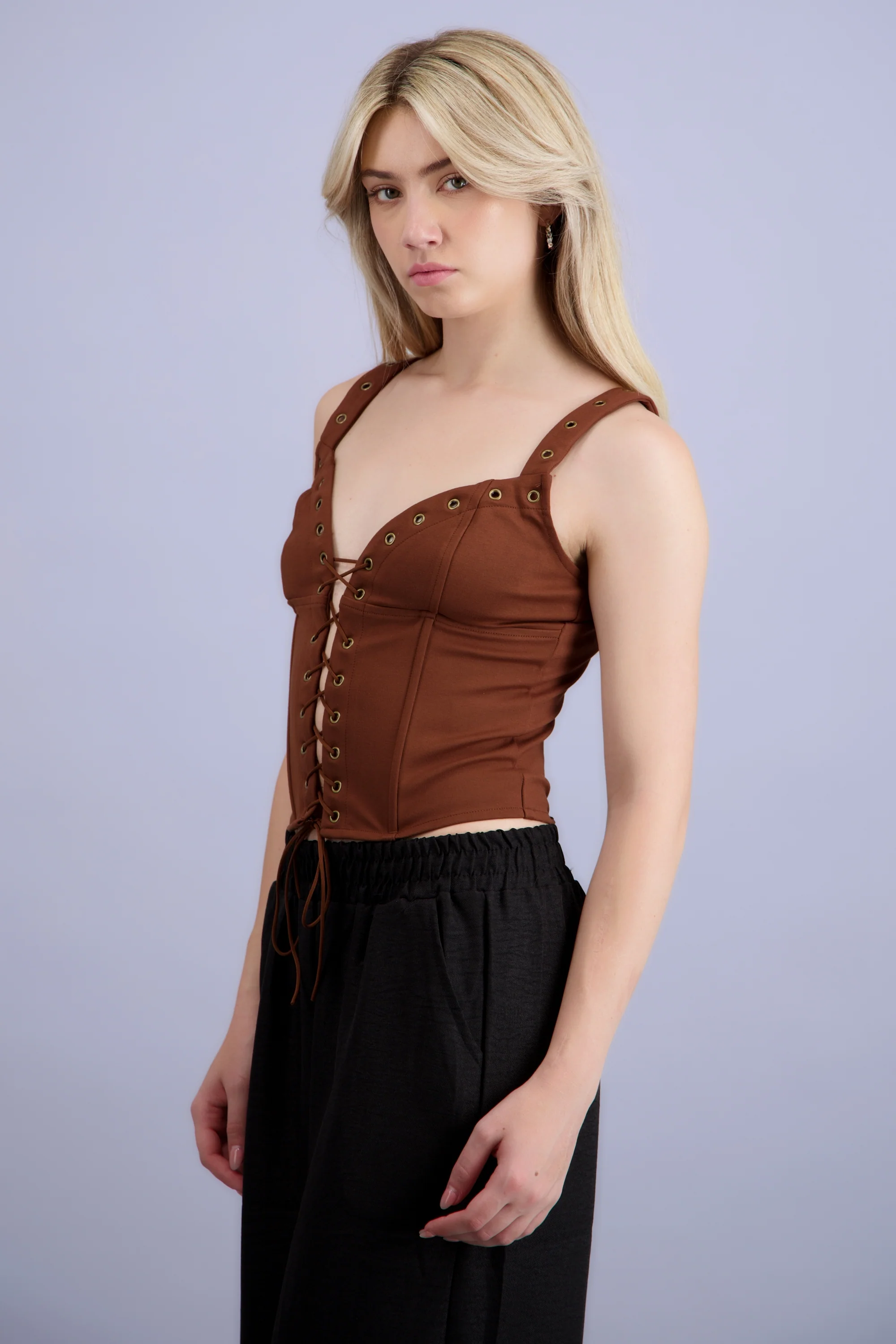 Top detalle lace up con eyelet - Image 2