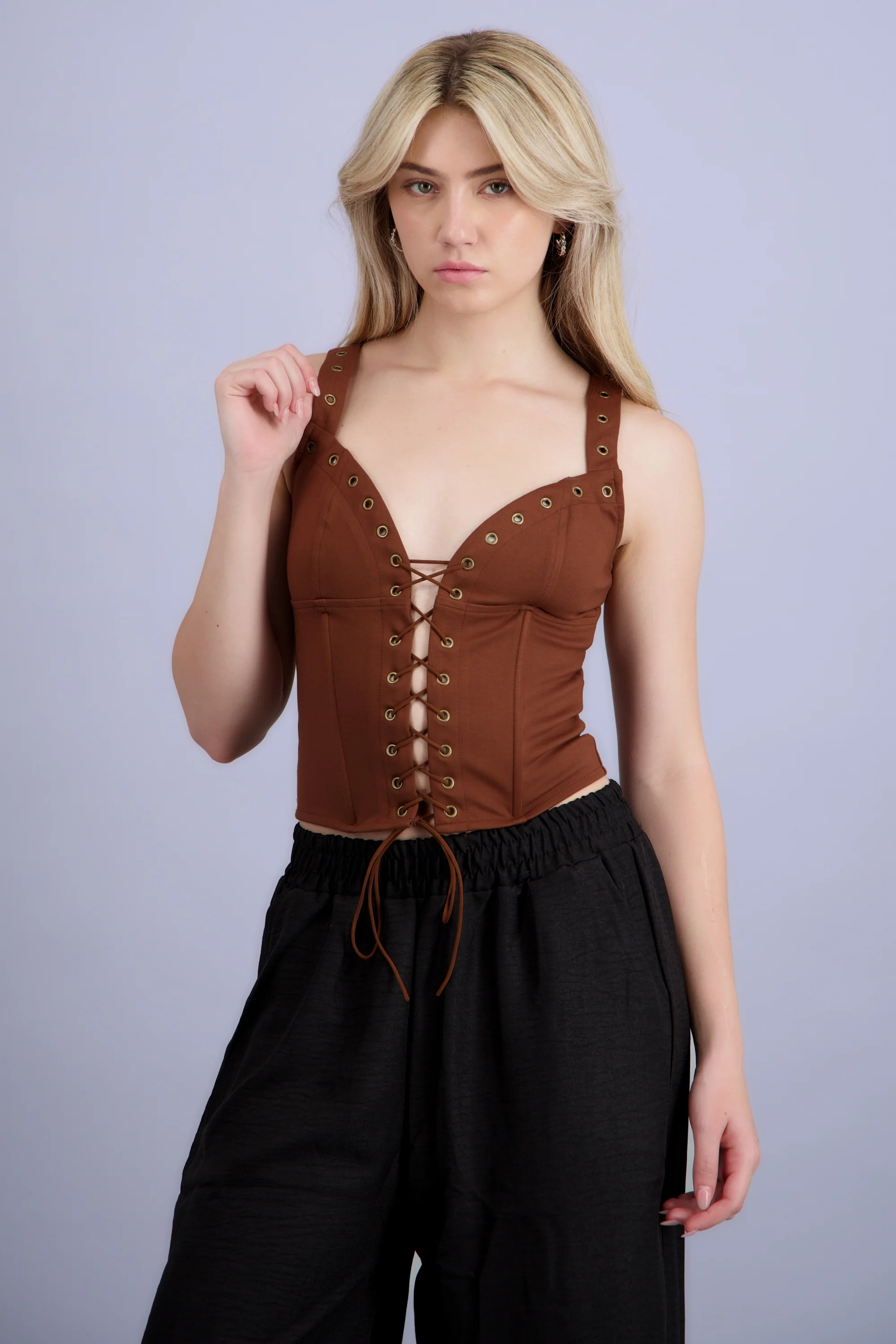 Top detalle lace up con eyelet - Image 3