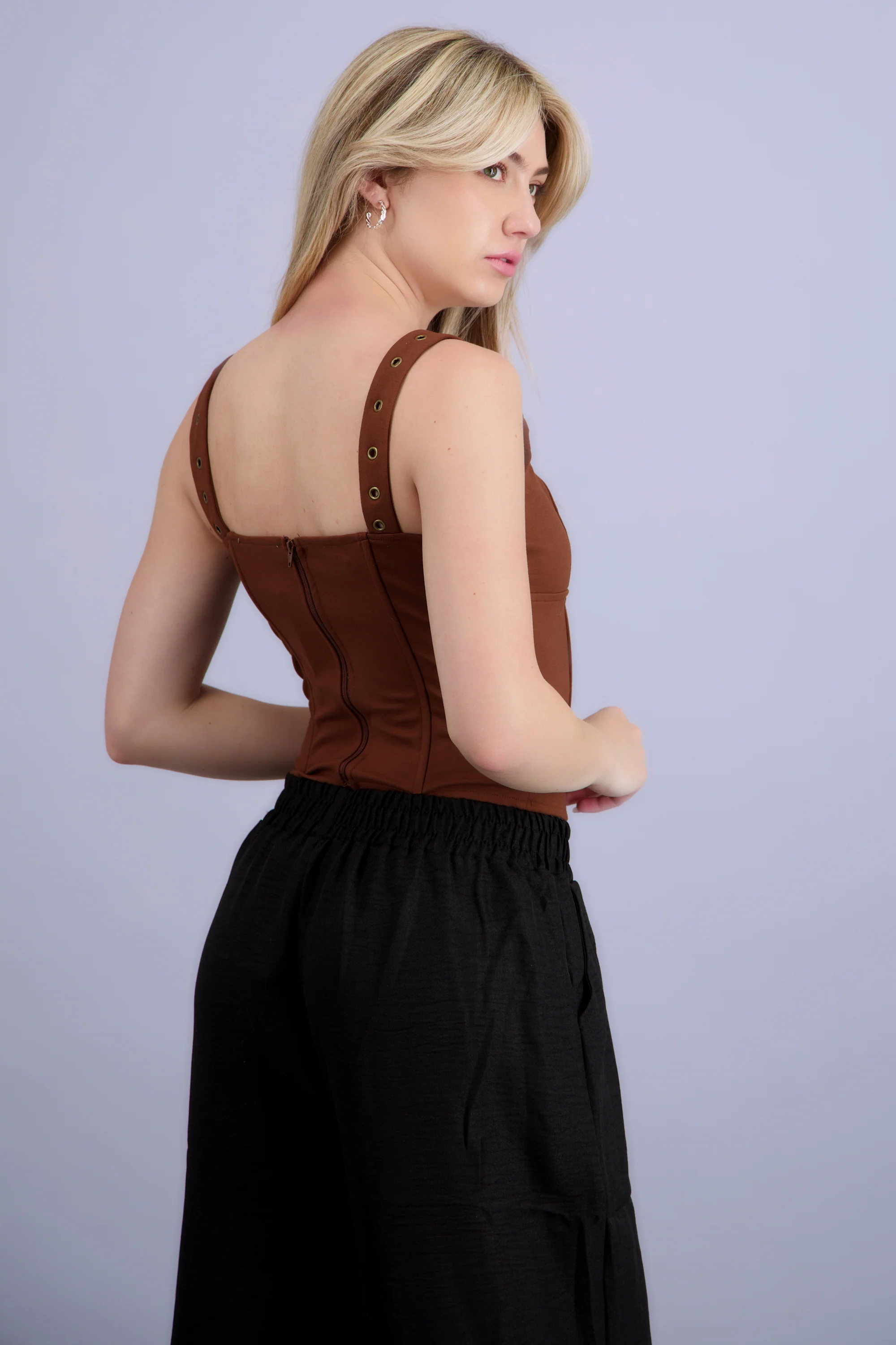 Top detalle lace up con eyelet - Image 4