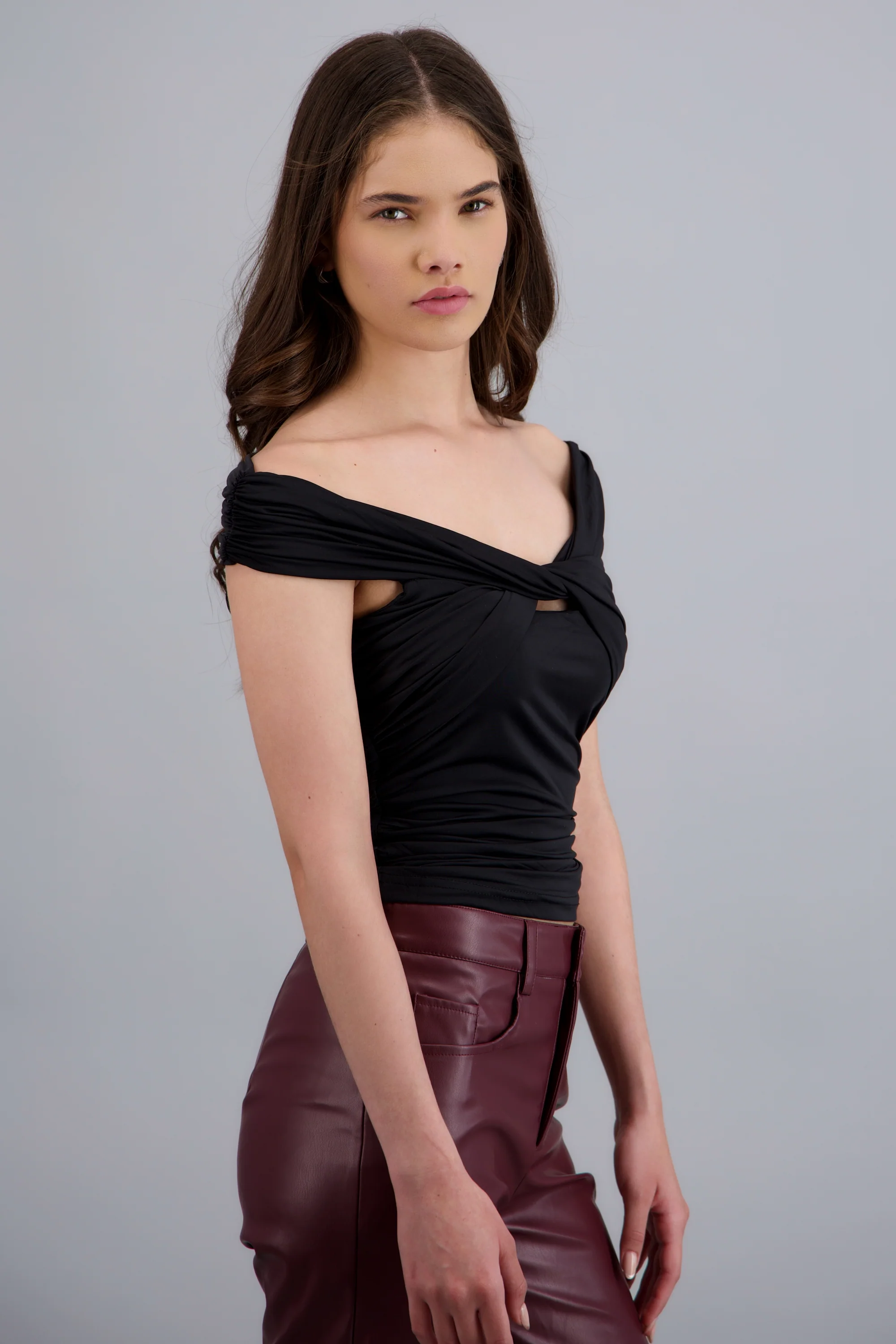 Top drapeado con escote cruzado - Image 3