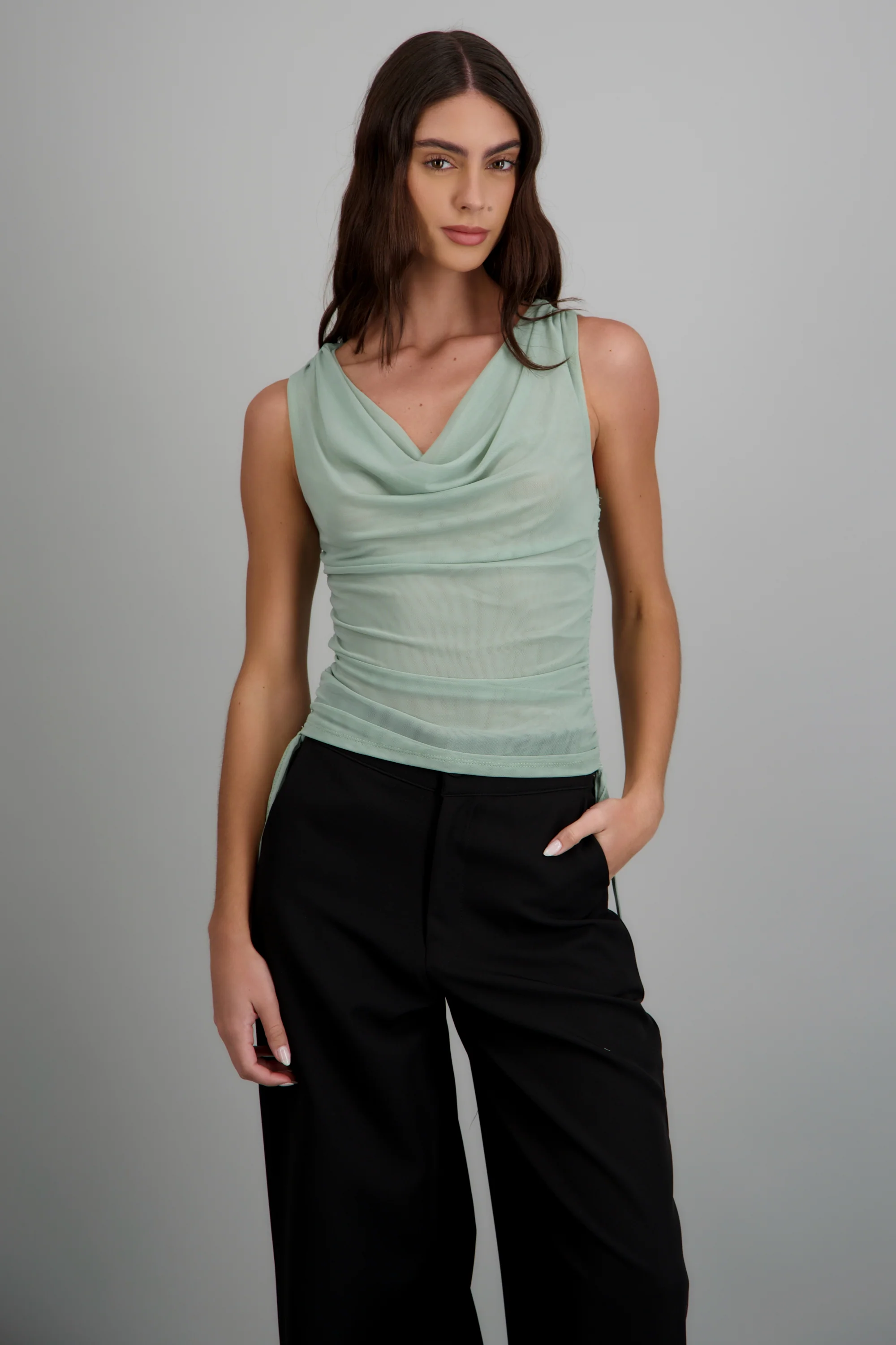 Top escote cascada mesh