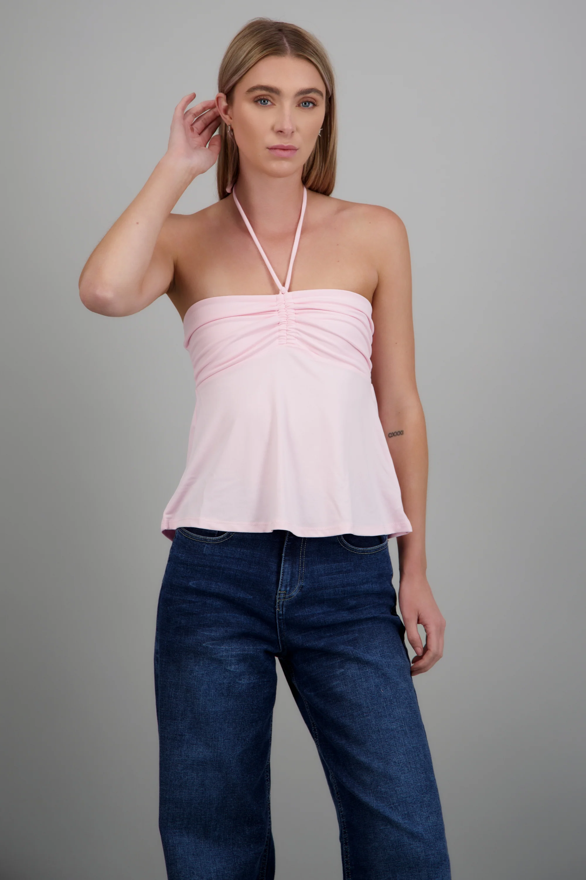 Top halter amarre frunce escote