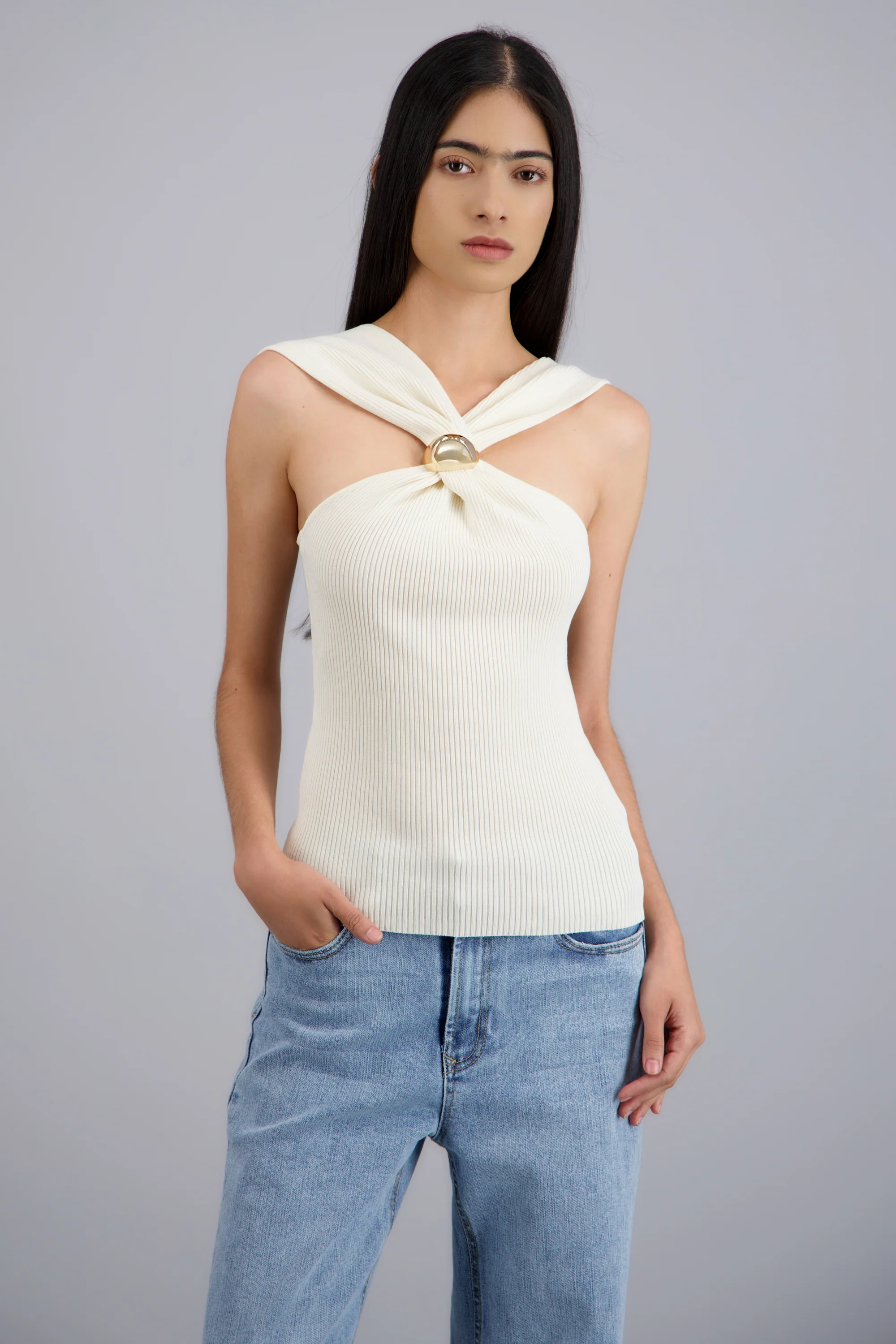 Top halter con herraje