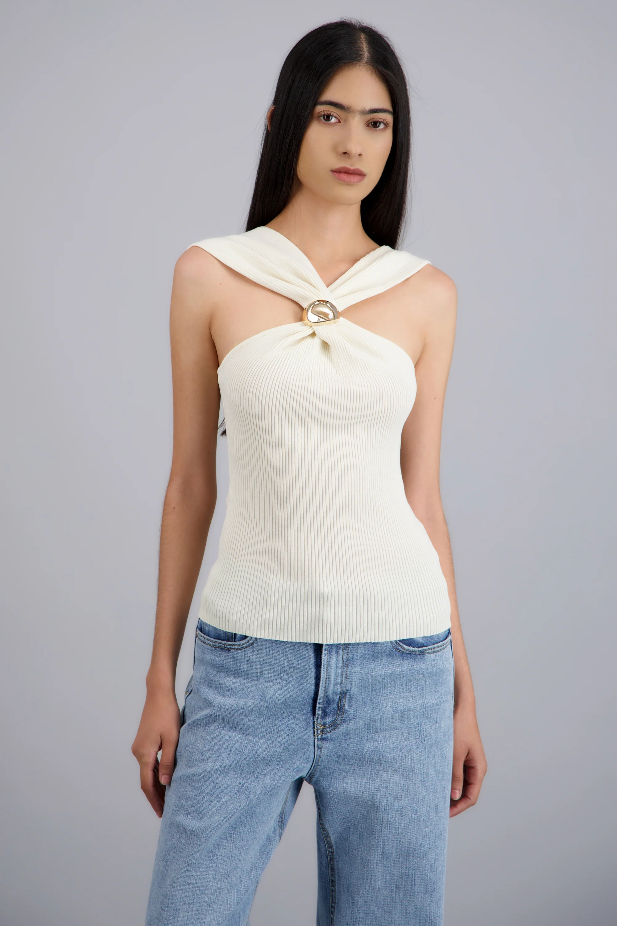 Top halter con herraje - Image 3