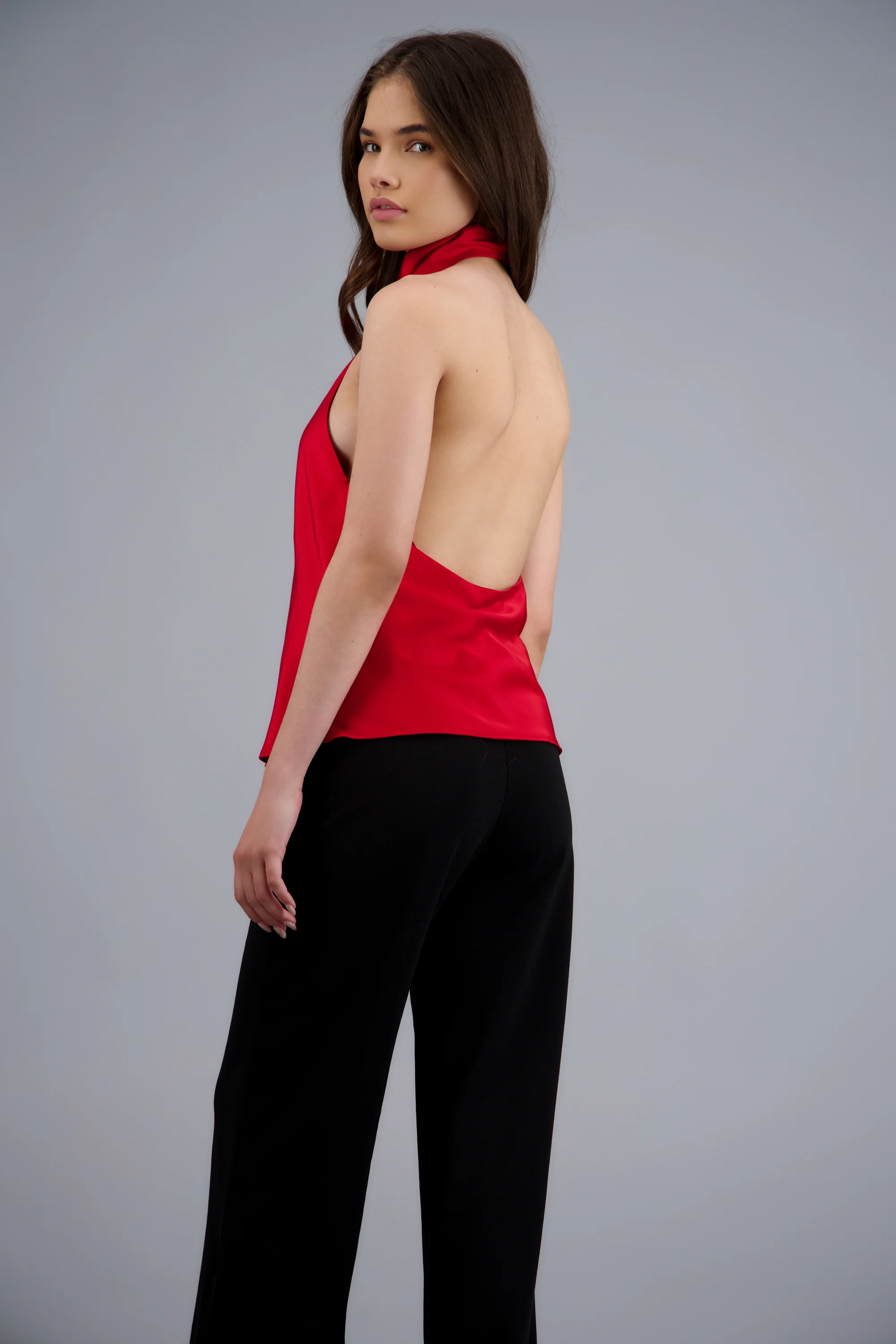 Top halter de cuello cascada satinado - Image 4