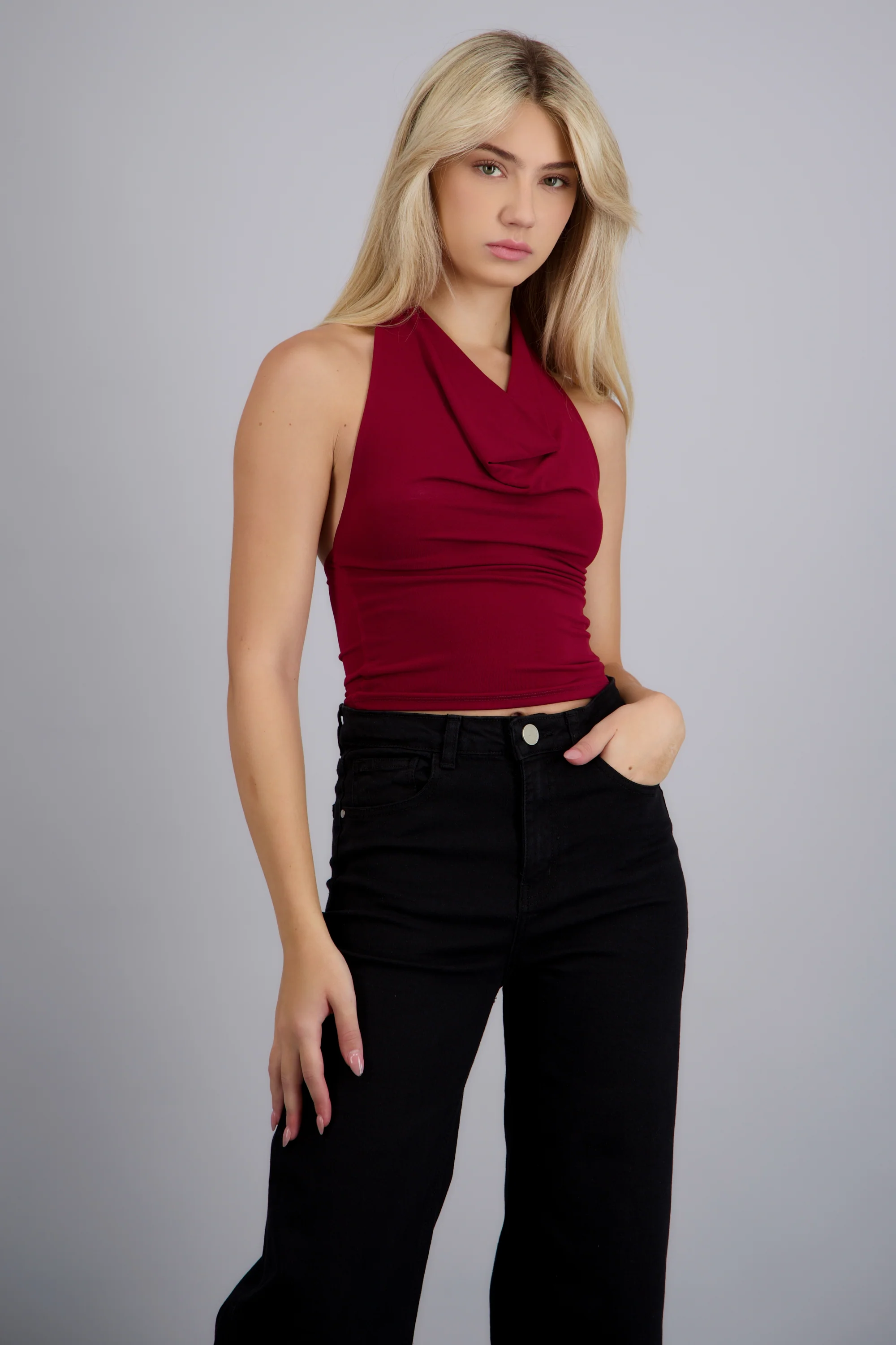 Top halter escote cascada - Image 3