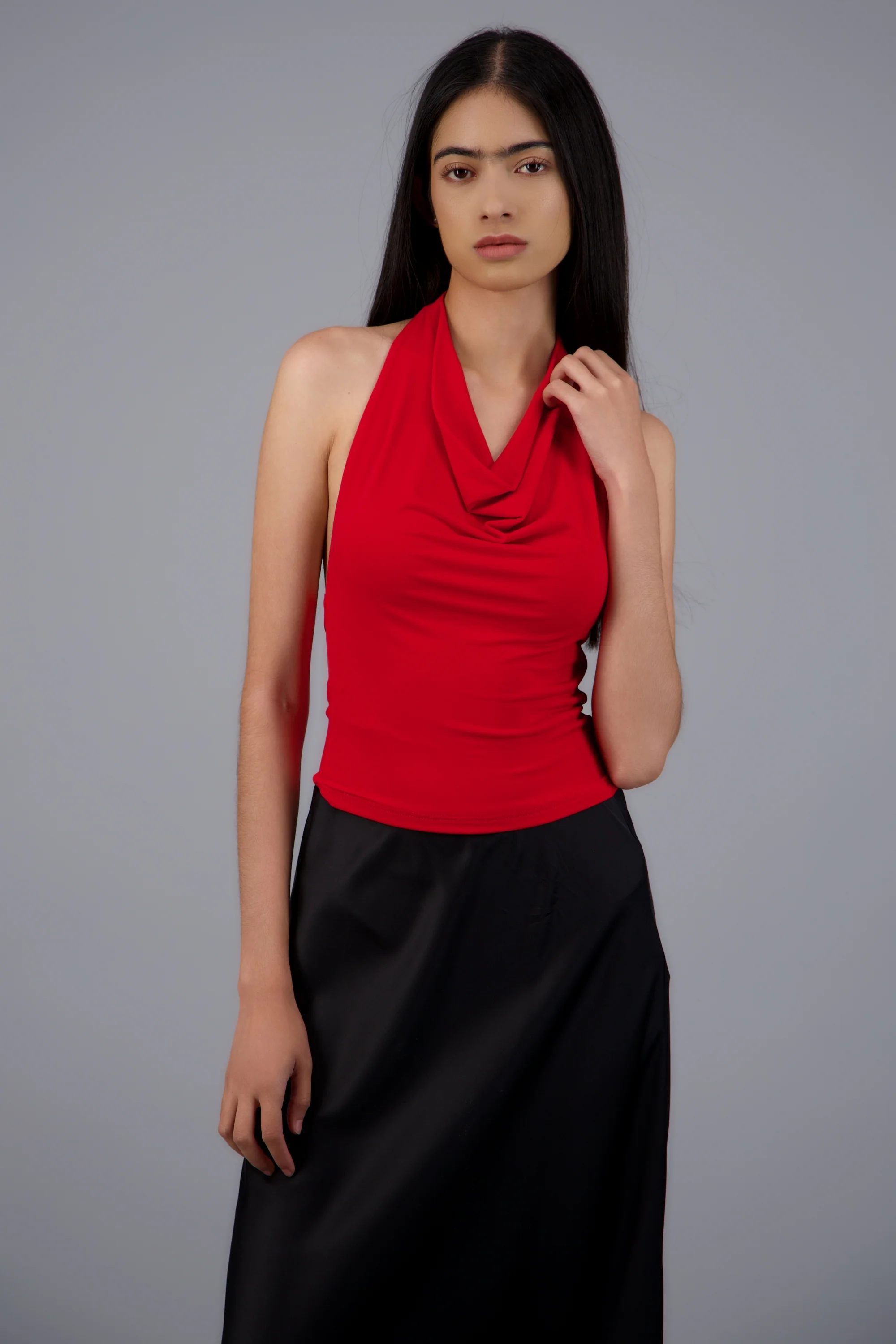 Top halter escote cascada - Image 3