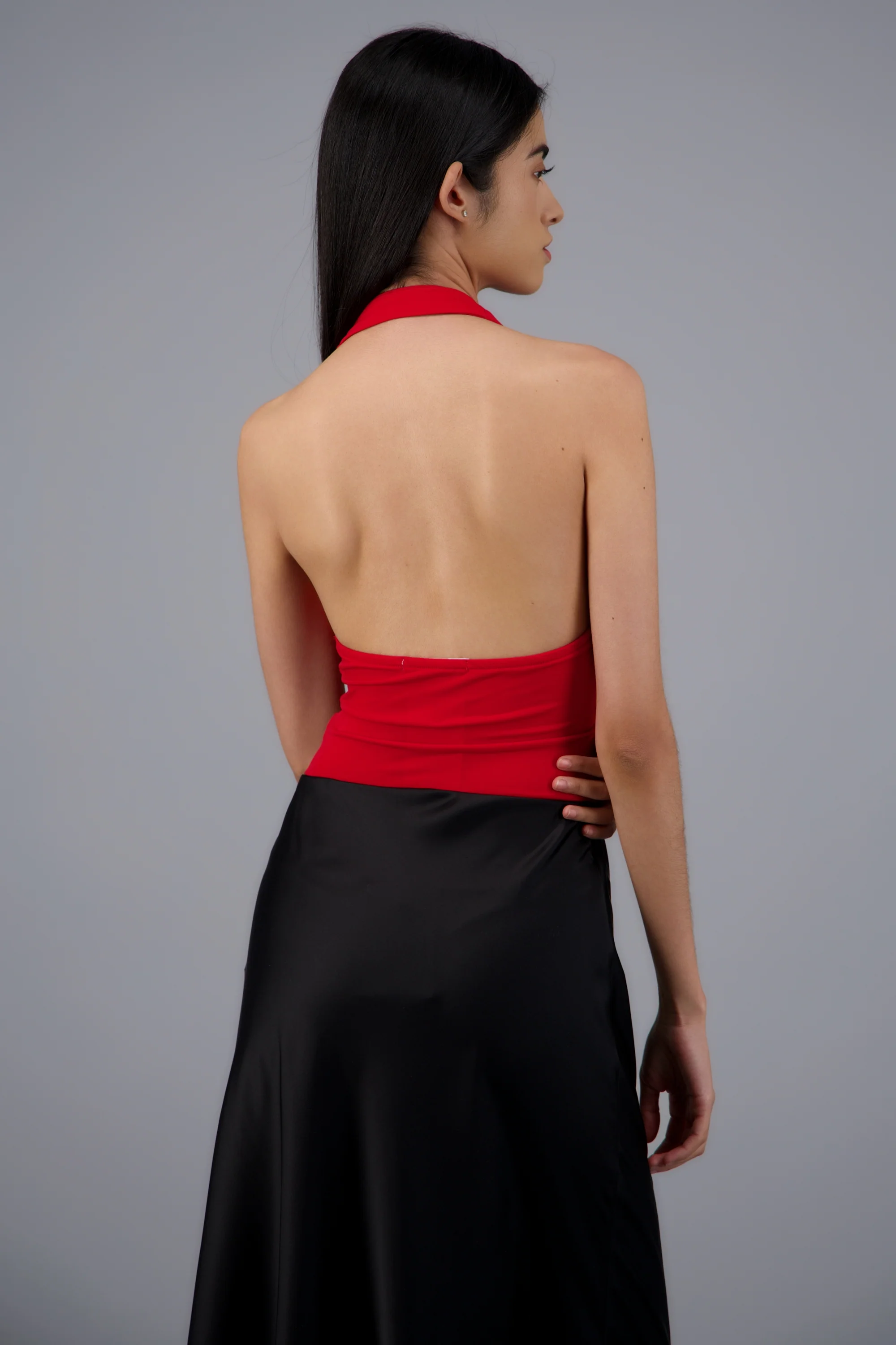 Top halter escote cascada - Image 4