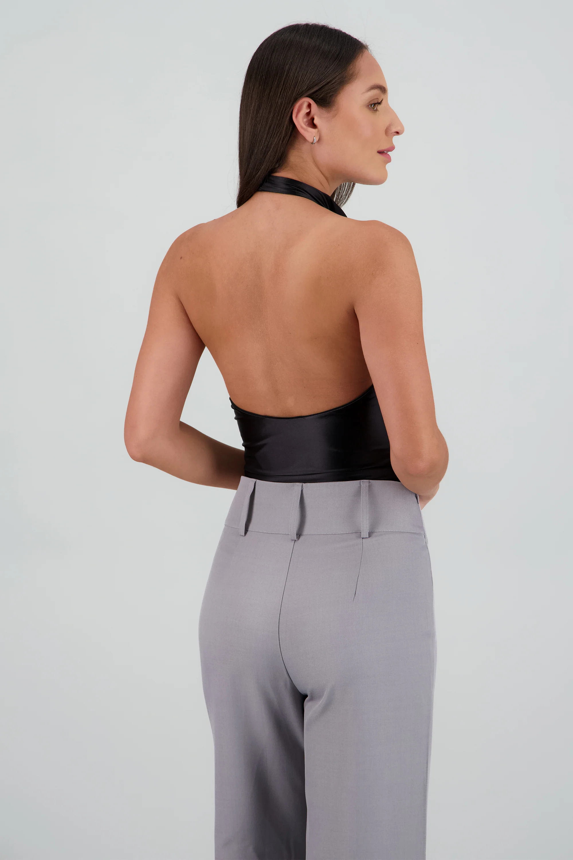 Top halter escote cascada lisa - Image 4
