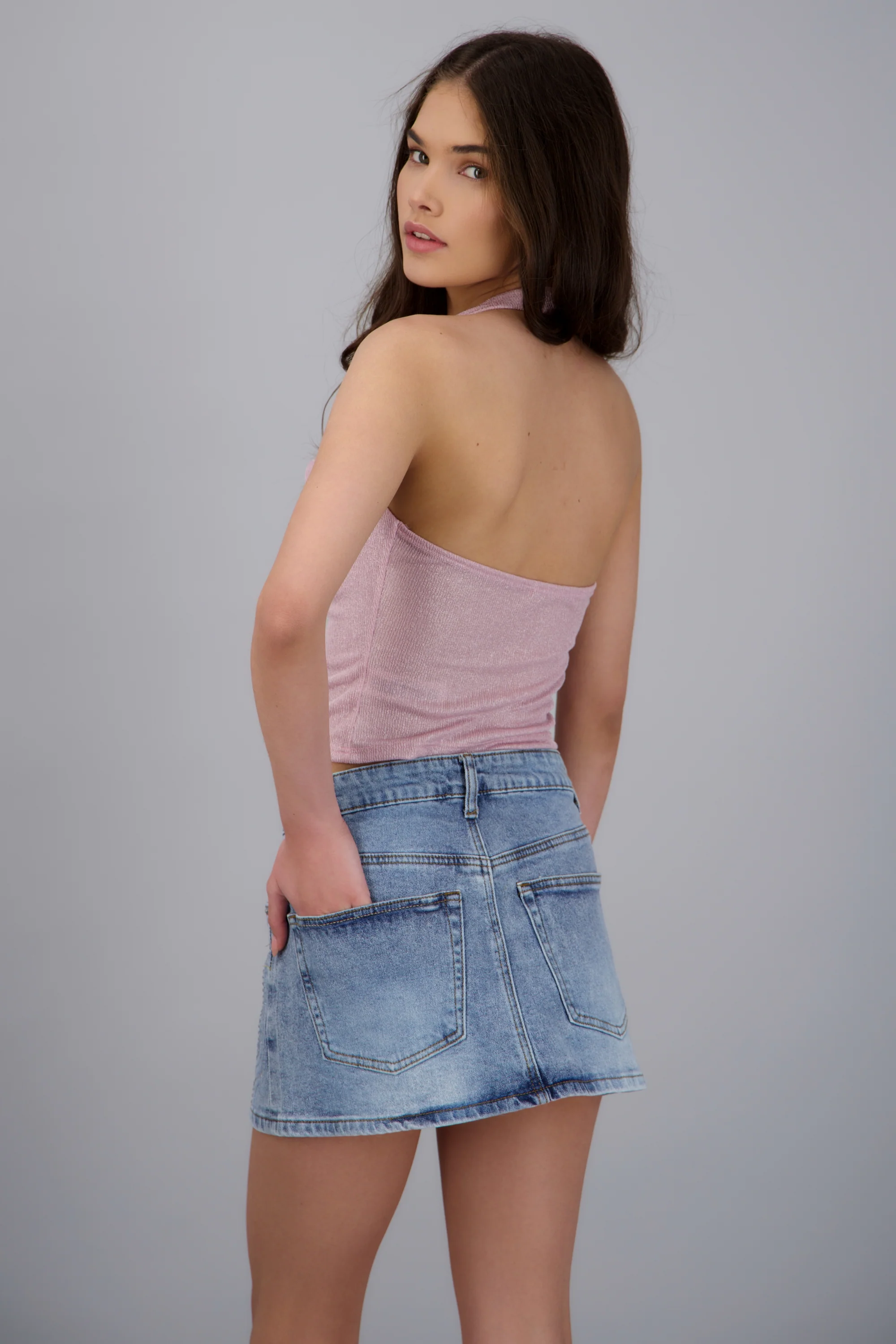 Top halter escote drapeado brillos - Image 4