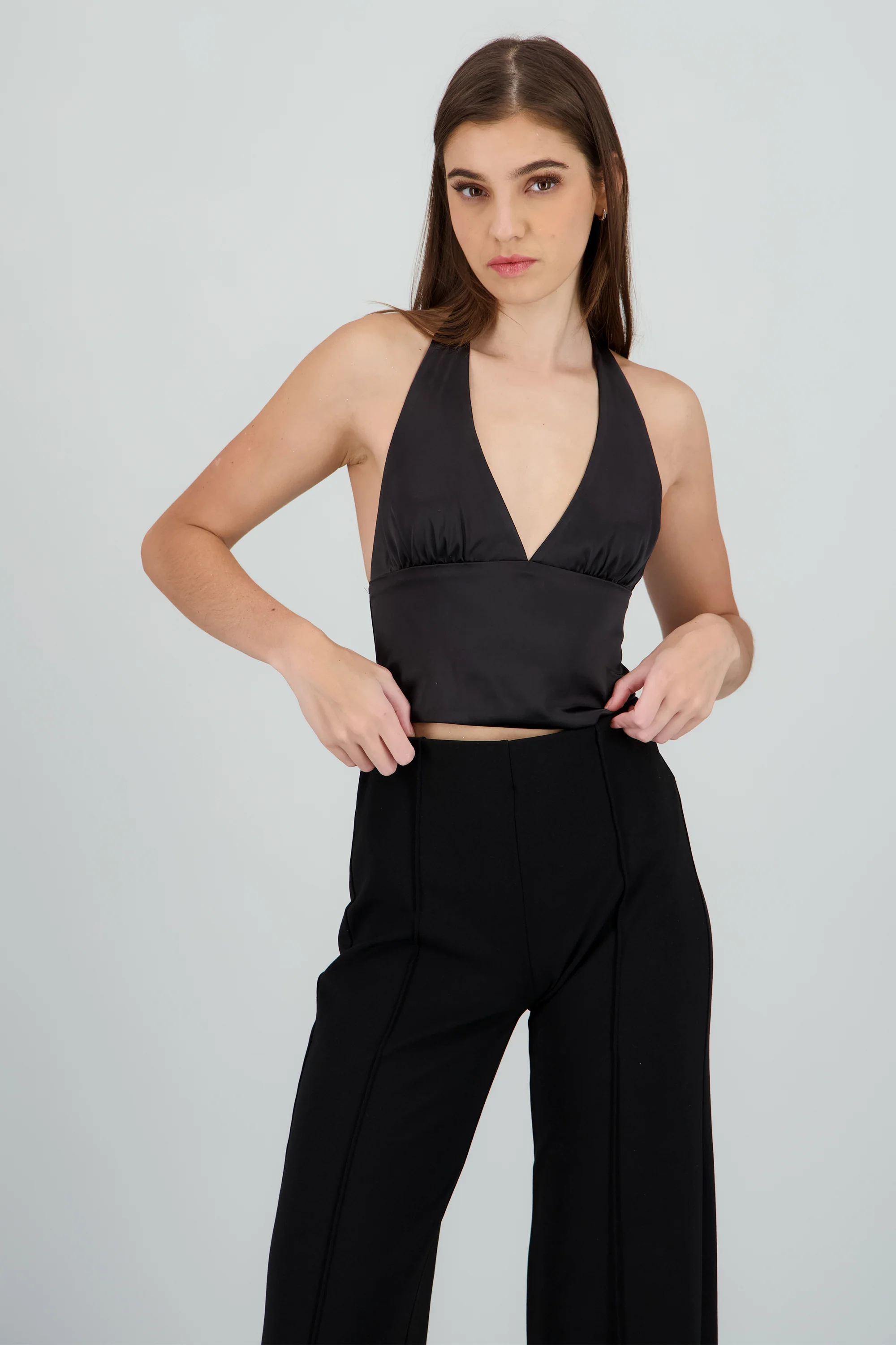 Top halter satinado con varillas - Image 2