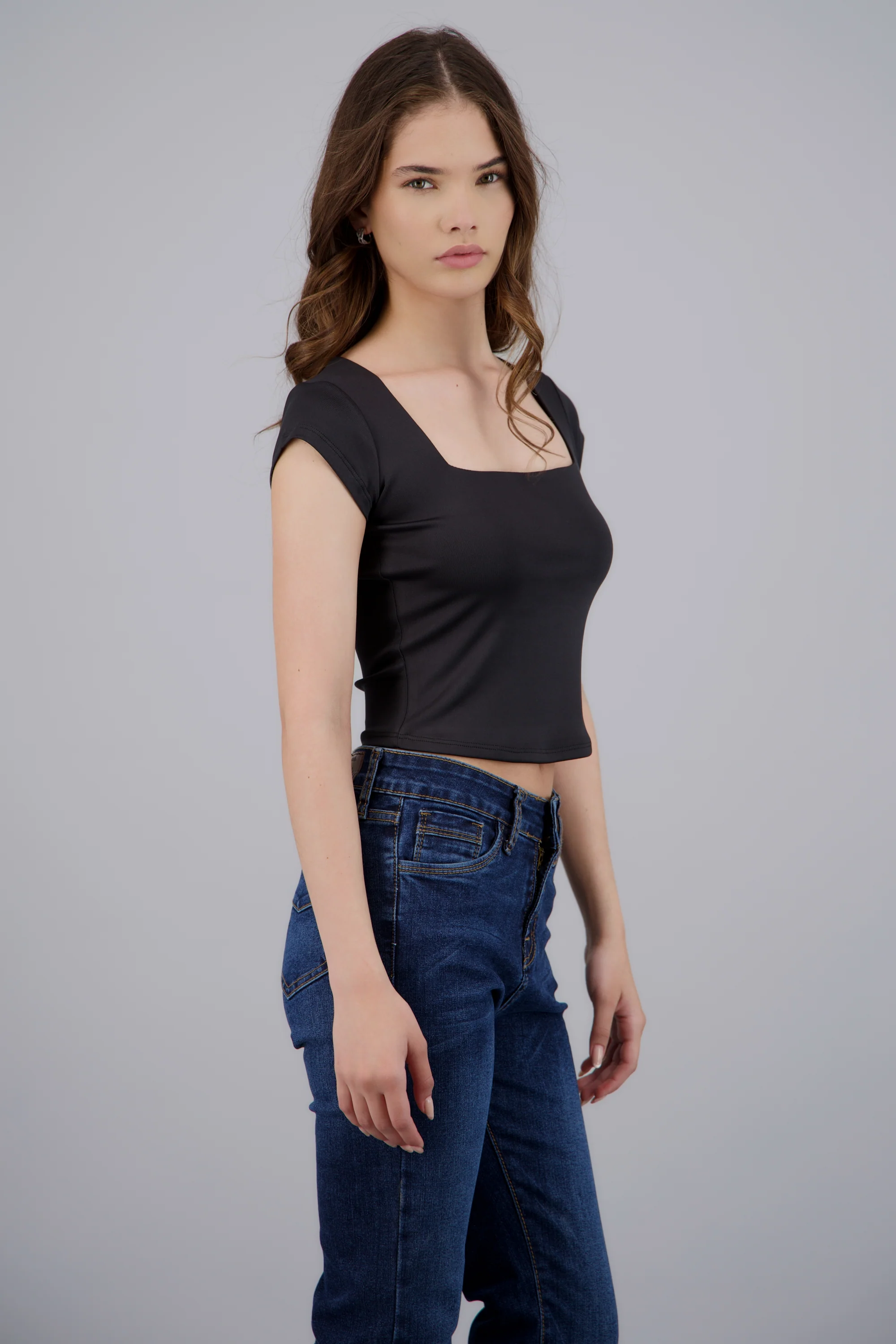 TOP LISO ESCOTE CUADRADO M/C - Image 2