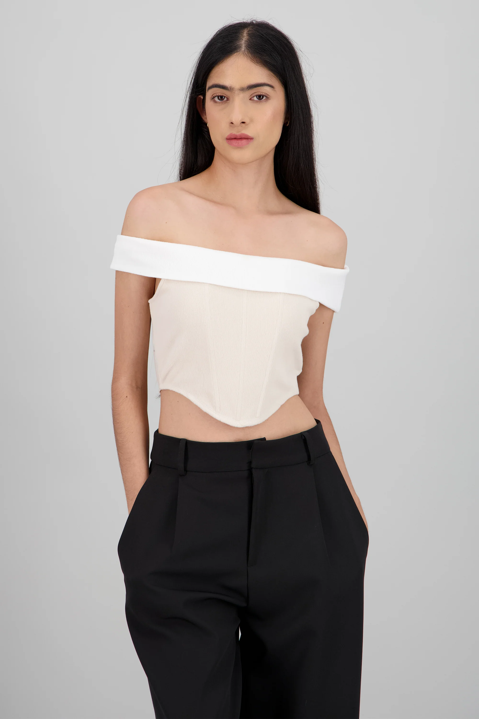 Top off shoulder contraste