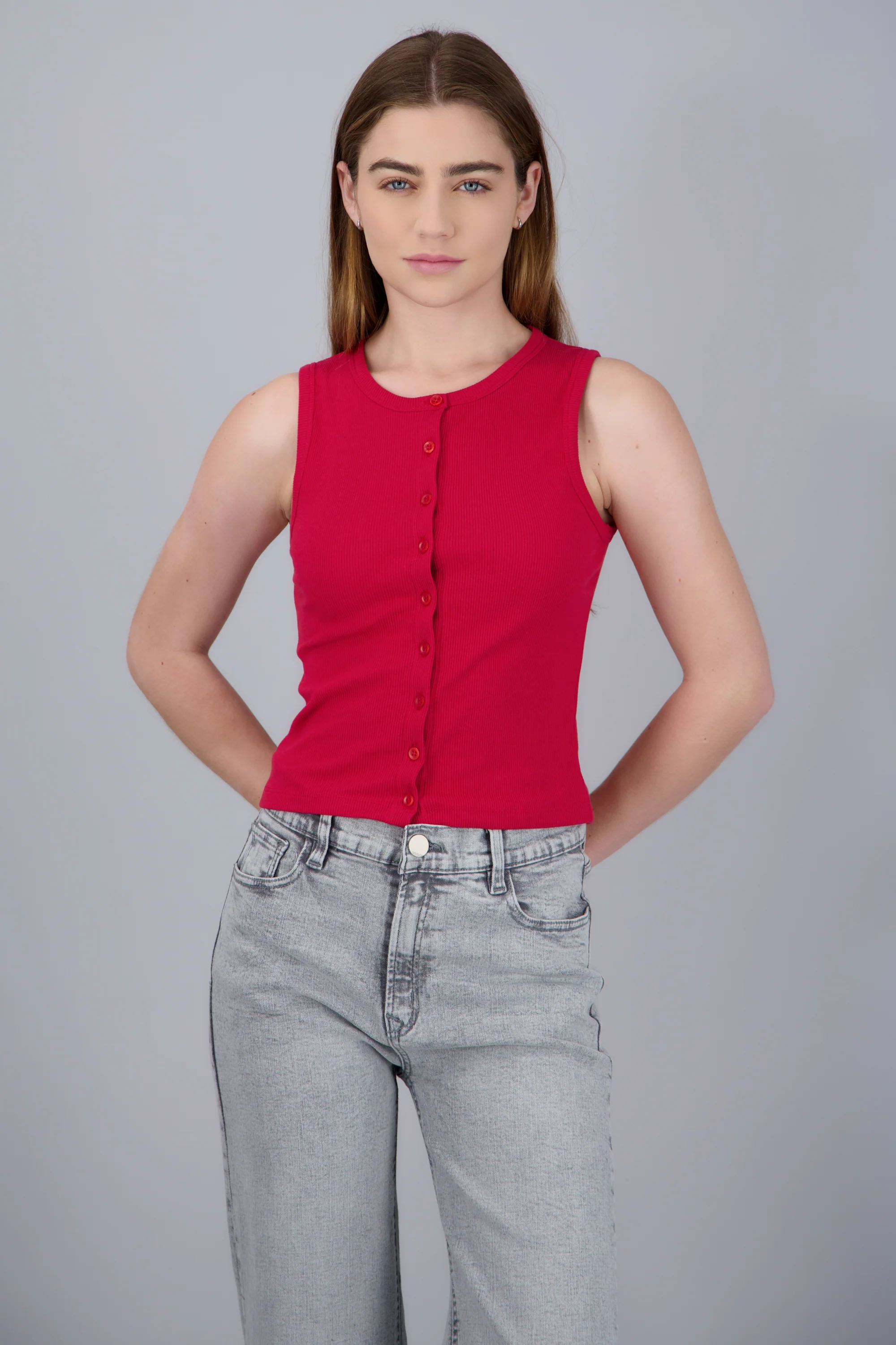 Top rib sin mangas detalle botones