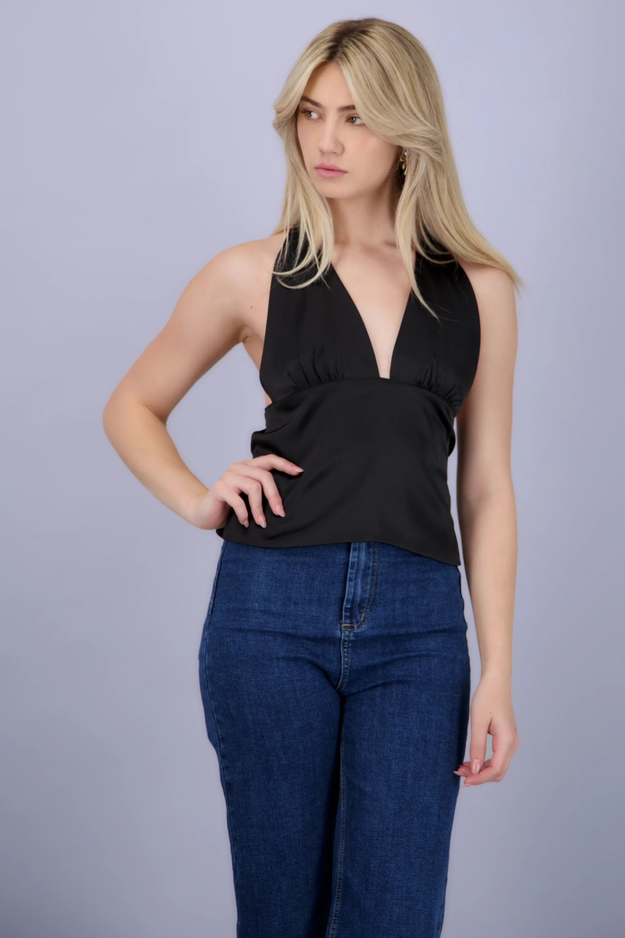Top satinado escote espalda hypsters - Image 3
